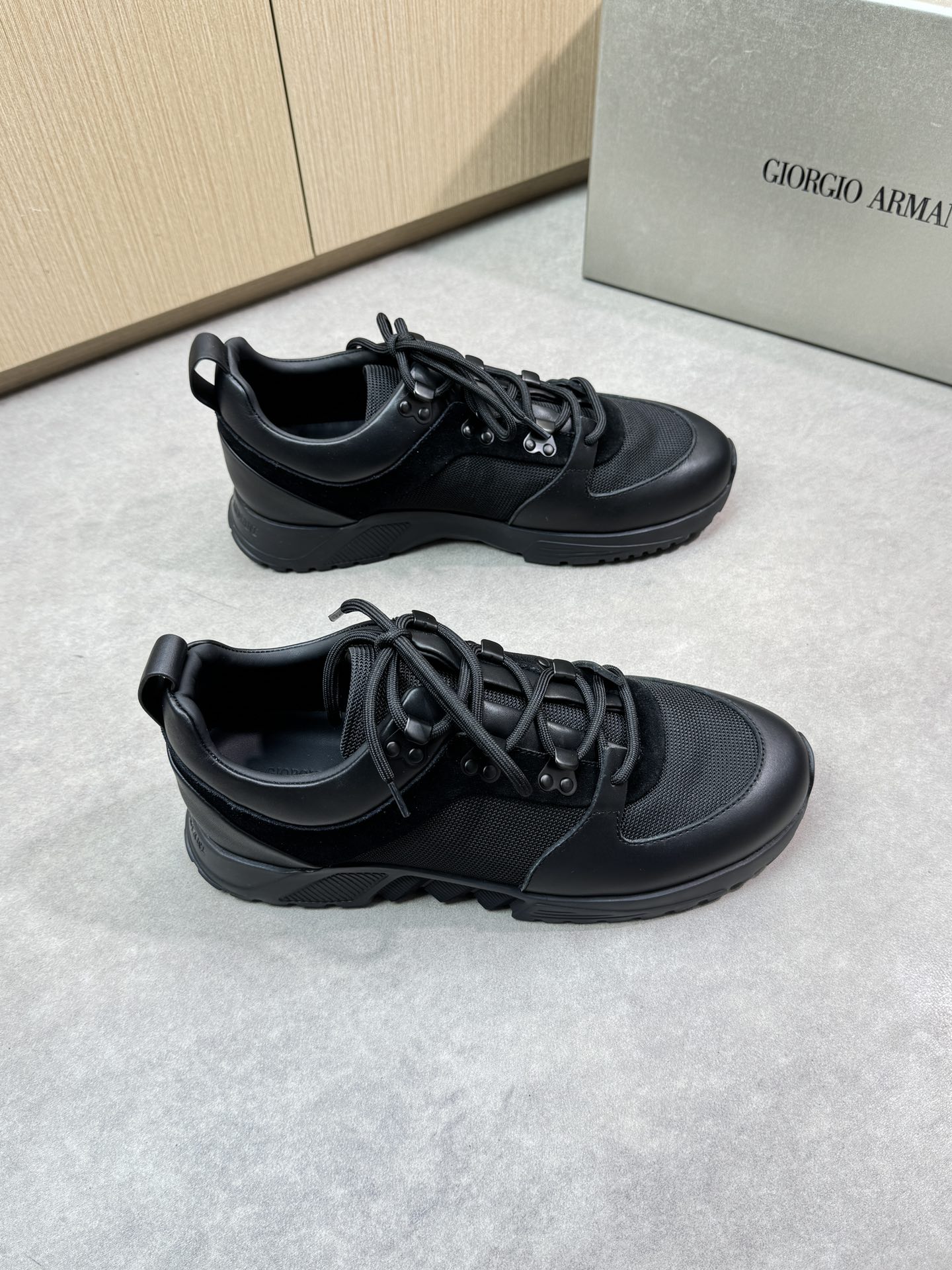 NO:278069,【 Giorgio Armani】 Armani - High-end quality Original single casual sneakers - Upper Napa calfskin, reverse velvet calfskin, brand high mercerized canvas - Inner water dyed cowhide - Outsole original ultra-light TPU foam; molded outsole - Ultra-high quality control · Fine workmanship highlighted (high-end · noble · grade) -Size 39-44 (38, 45, custom made) ·AM0039,,armani,armani,sneakers,cowhide19860909【 Giorgio Armani】阿玛尼 -高端品质 原单休闲运动鞋 -鞋面纳帕小牛皮、反绒小牛皮、品牌高丝光帆布 -内里水染牛皮 -大底原版超轻TPU发泡；成型大底 -超高品控·做工精细凸显( 高端·贵气·档次 ) -Size 39-44（38,45,可订做)·AM0039,,armani,armani,sneakers,cowhide,Men's shoes