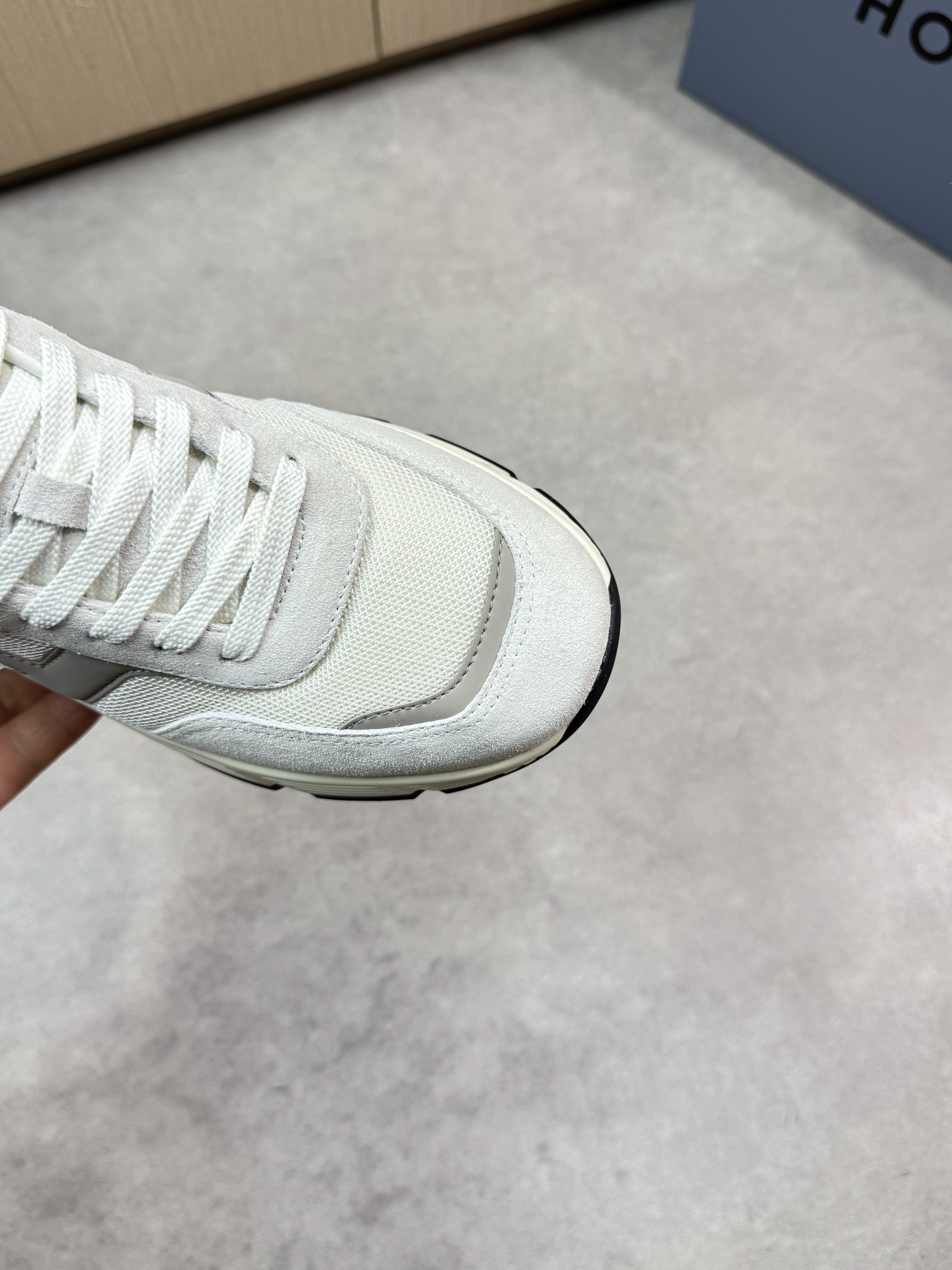 Hogan Luxury Leather Sneakers, Premium Quality, Comfortable, Sizes 39-44 7 i1744651561 7992 5