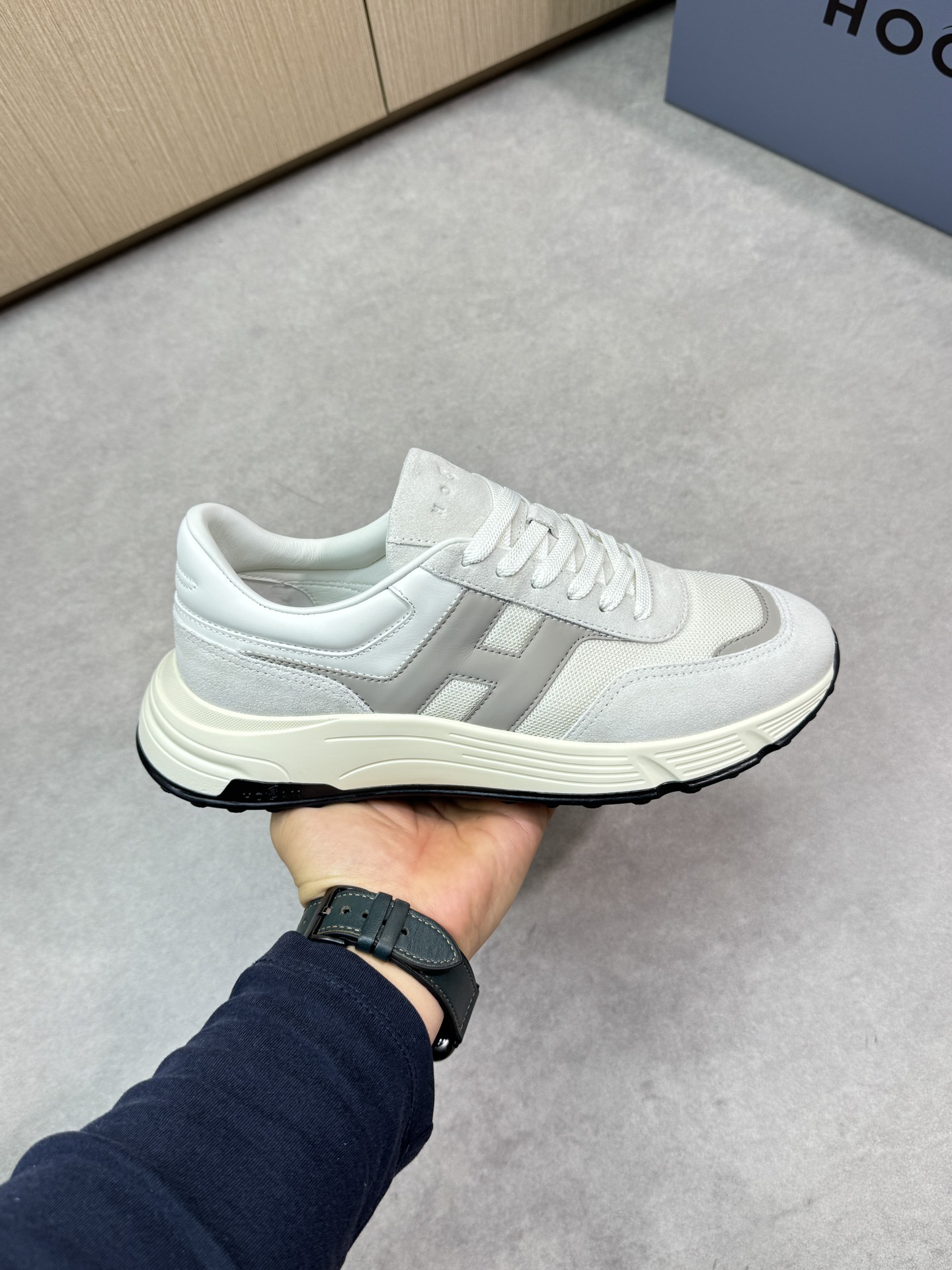 Hogan Luxury Leather Sneakers, Premium Quality, Comfortable, Sizes 39-44 5 i1744651561 9816 3