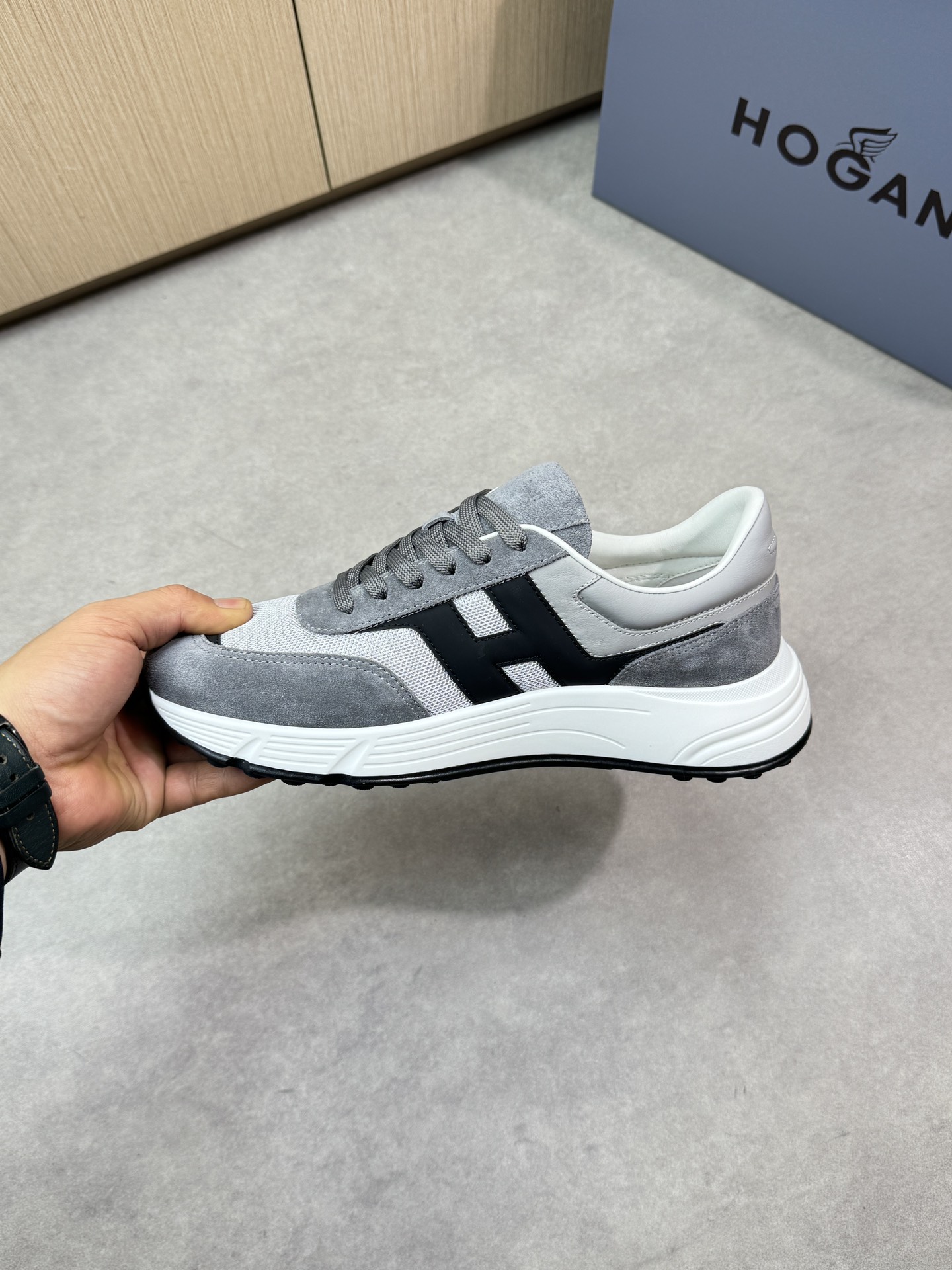 Hogan Men's Premium Leather & Suede H-Motif Sneakers - Casual Style 6 i1744651637 1752 4