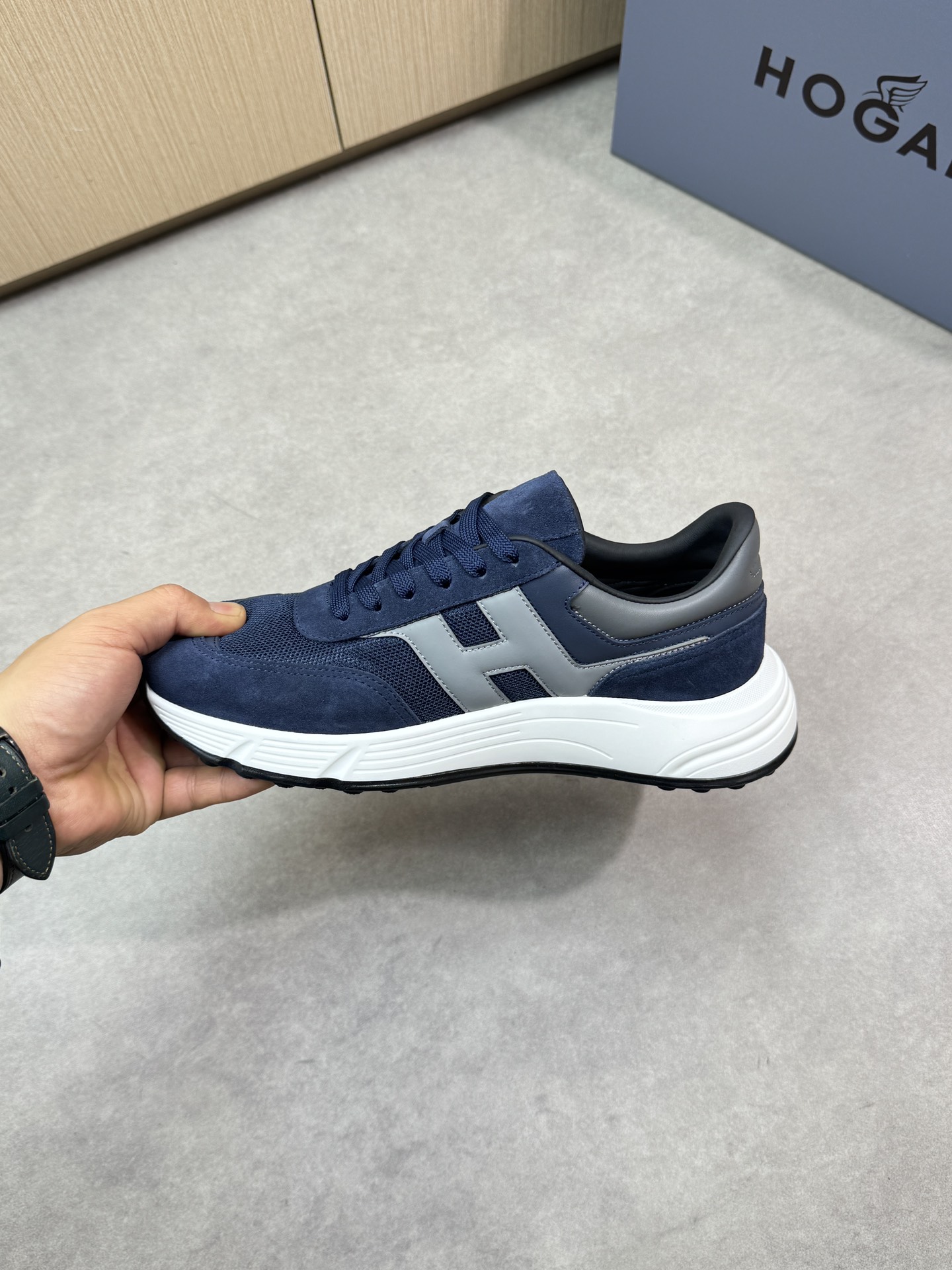 Hogan Luxury Leather Sneakers - Casual Walking Shoes for Men, Sizes 39-44 6 i1744651670 4363 4