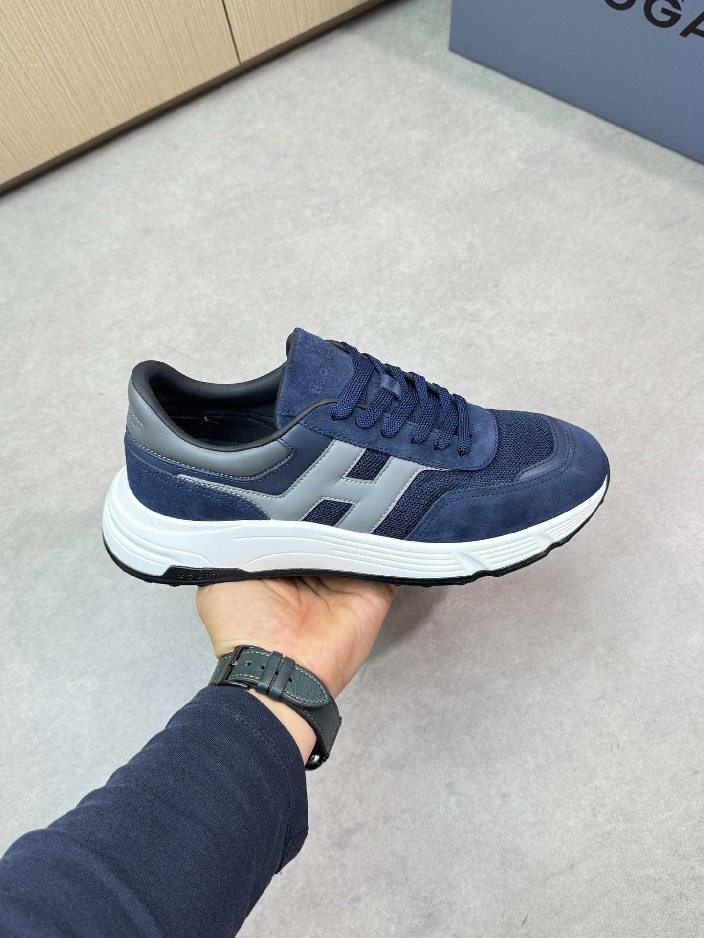 Hogan Luxury Leather Sneakers - Casual Walking Shoes for Men, Sizes 39-44 5 i1744651670 8759 3