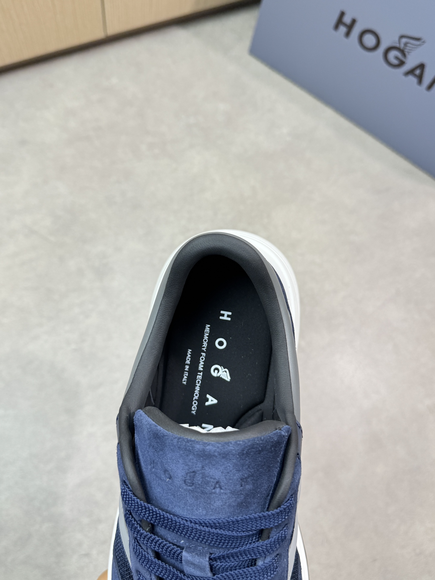 Hogan Luxury Leather Sneakers - Casual Walking Shoes for Men, Sizes 39-44 8 i1744651670 9275 6