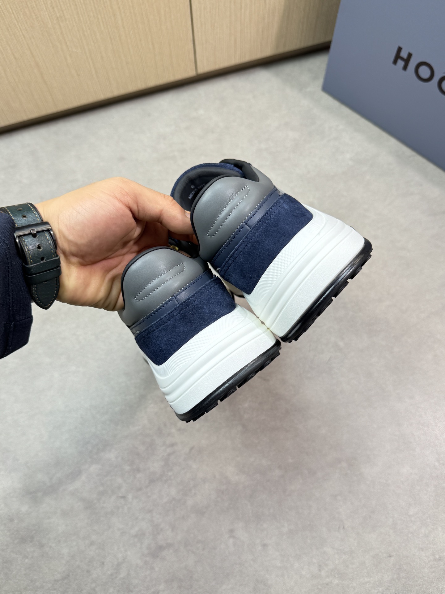 Hogan Luxury Leather Sneakers - Casual Walking Shoes for Men, Sizes 39-44 9 i1744651670 93 7