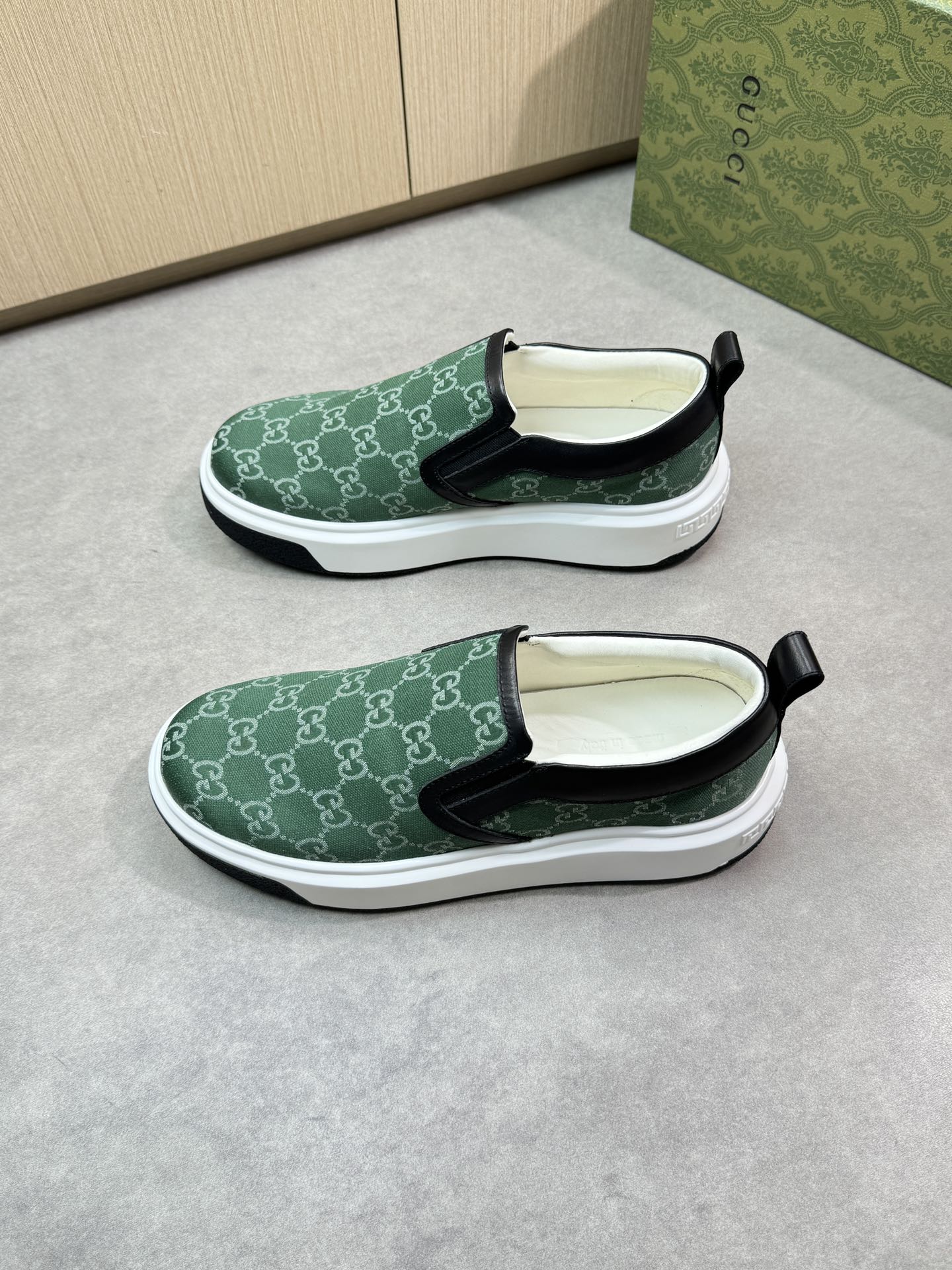 Gucci Men's Green GG Supreme Canvas Slip-On Sneakers, Size 38-44 4 i1744737474 4652 2