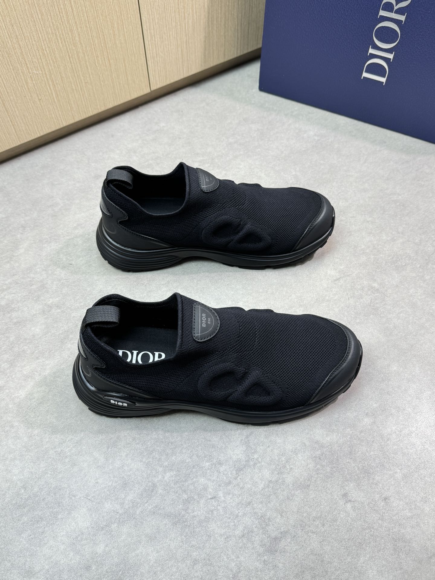 NO:278472,【Dior】Dior - High-end quality Original single casual sneakers - Upper Napa calfskin, brand knitted fabric. Air compressor brand totem, tongue. Heel brand logo - Inner footbed; High toughness cloth - Outsole ultralight TPU foaming· Rubber two-color molded outsole - Ultra-high quality control· Fine workmanship highlighting (high-end, noble, grade) -Size39-44 (38, 45, 46 can be customized)·6636,,dior,dior,sneakers,cowhide19860909【 Dior】迪奥 -高端品质 原单休闲运动鞋 -鞋面纳帕小牛皮、品牌针织布匹.空压品牌图腾、鞋舌.后跟品牌logo -内里垫脚；高韧性布匹 -大底超轻TPU发泡·橡胶双色成型大底 -超高品控·做工精细凸显(高端·贵气·档次) -Size39-44（38,45、46 可订做)·6636,,dior,dior,sneakers,cowhide,Men's shoes
