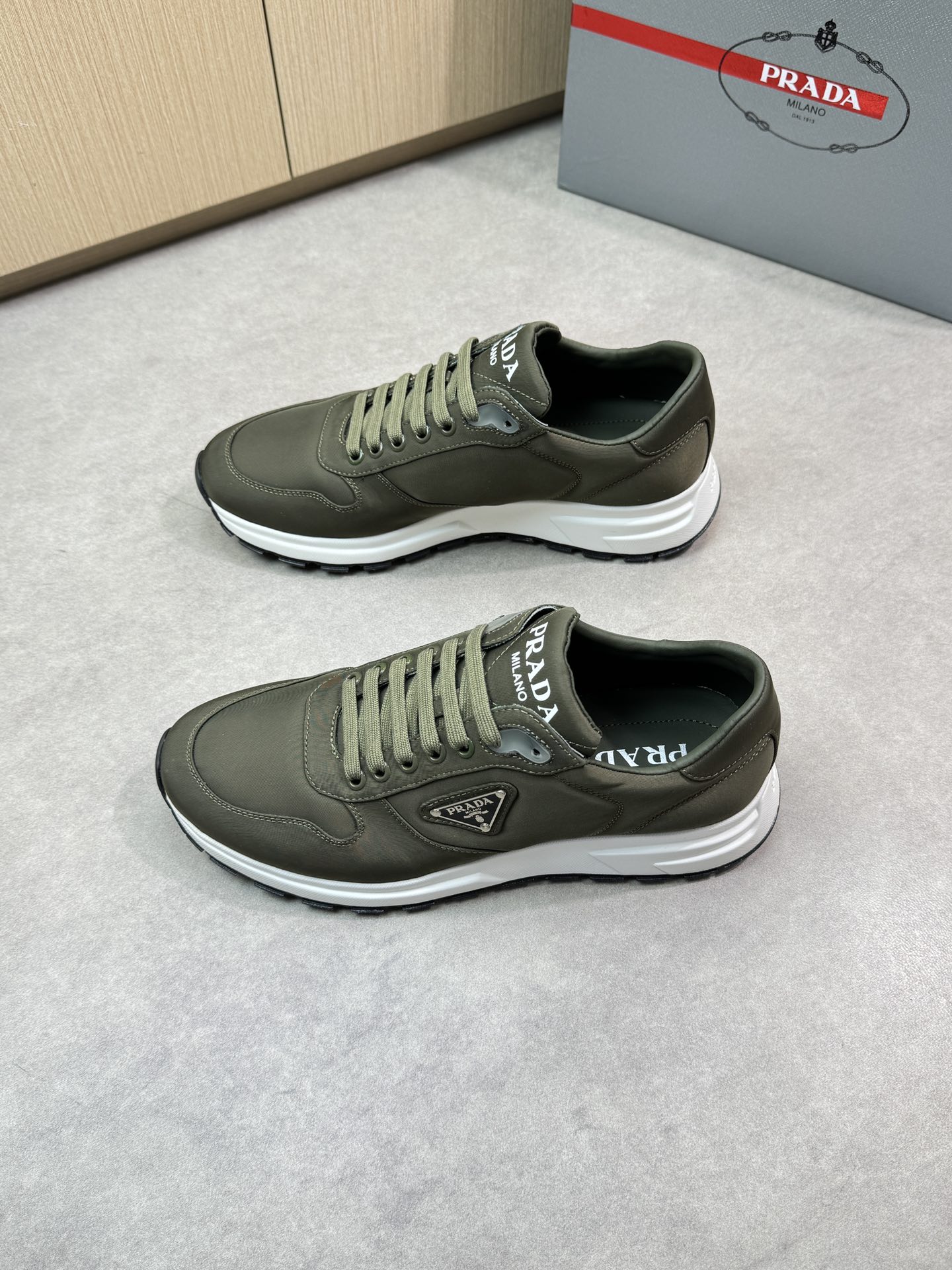 Prada Men's Nappa Leather Trim Logo Sneaker Casual Sport Shoes 4 i1744824852 7698 2