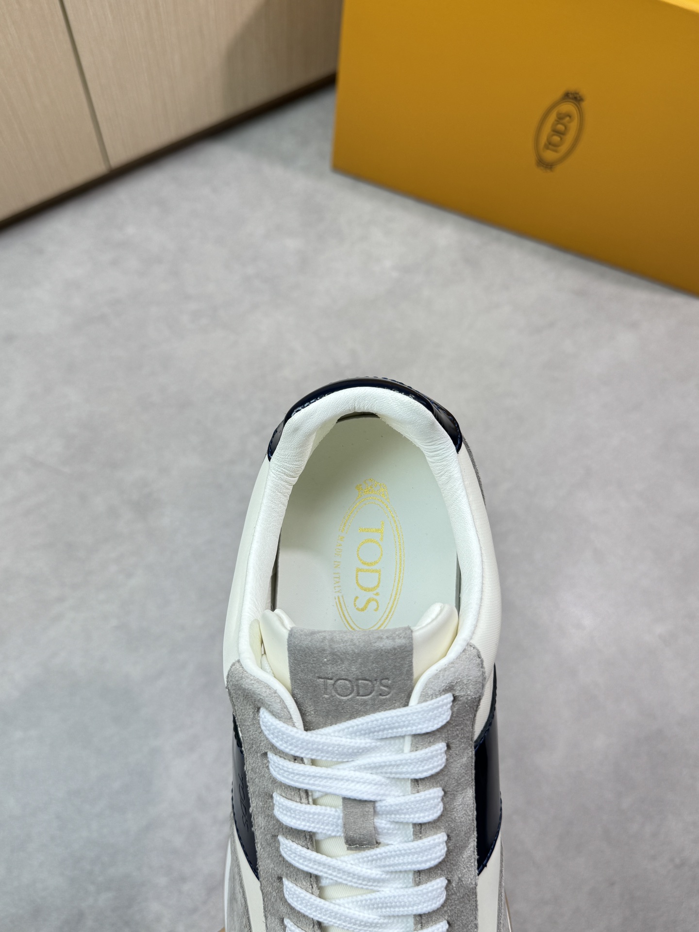 TOD'S Leather and Suede Runner Sneakers - Stylish, Comfortable, and Durable 8 i1745271715 6016 6