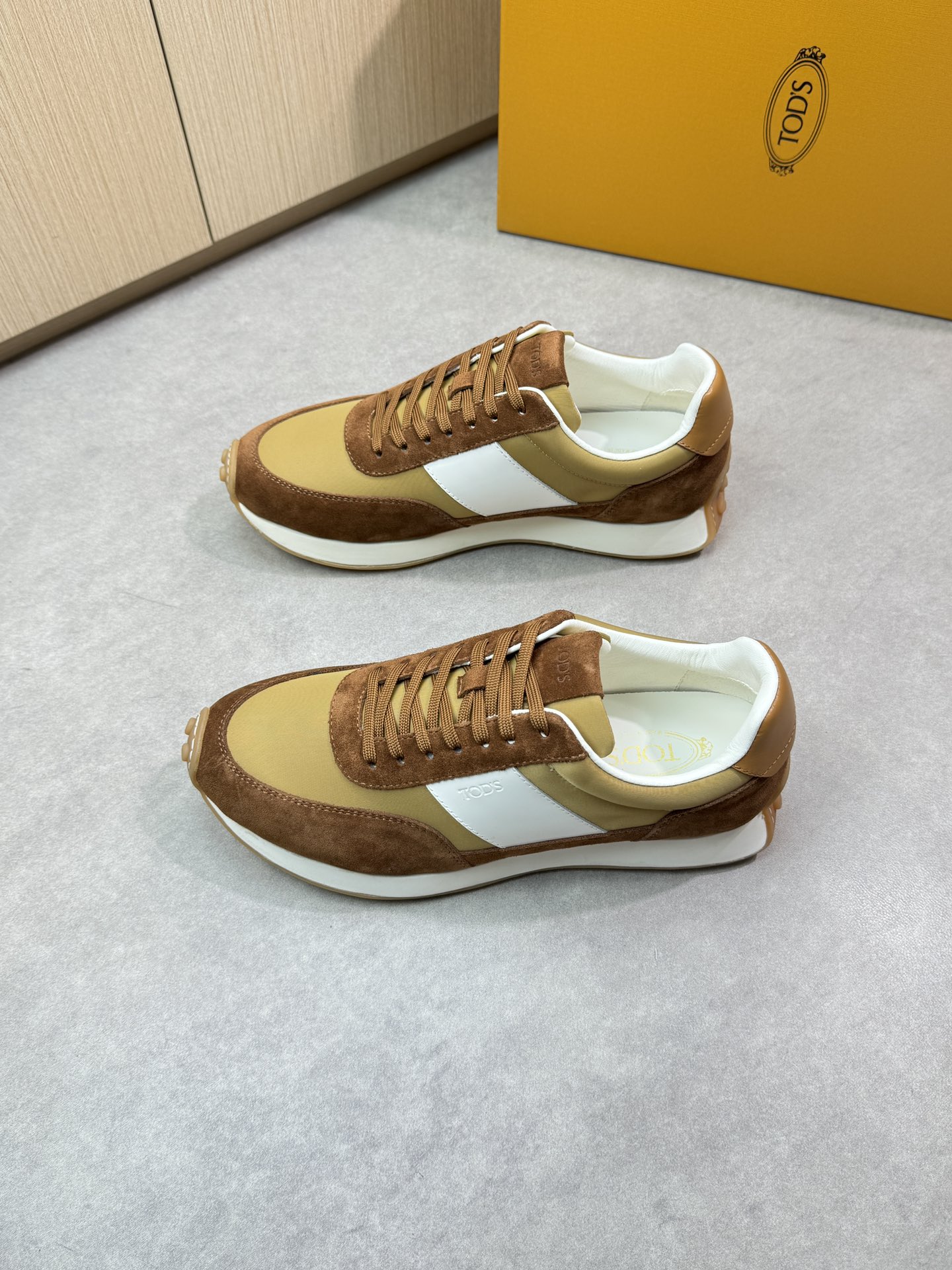 TOD'S Premium Leather Sneakers - Casual Style, Superior Comfort (Sizes 38-44) 4 i1745271773 5312 2