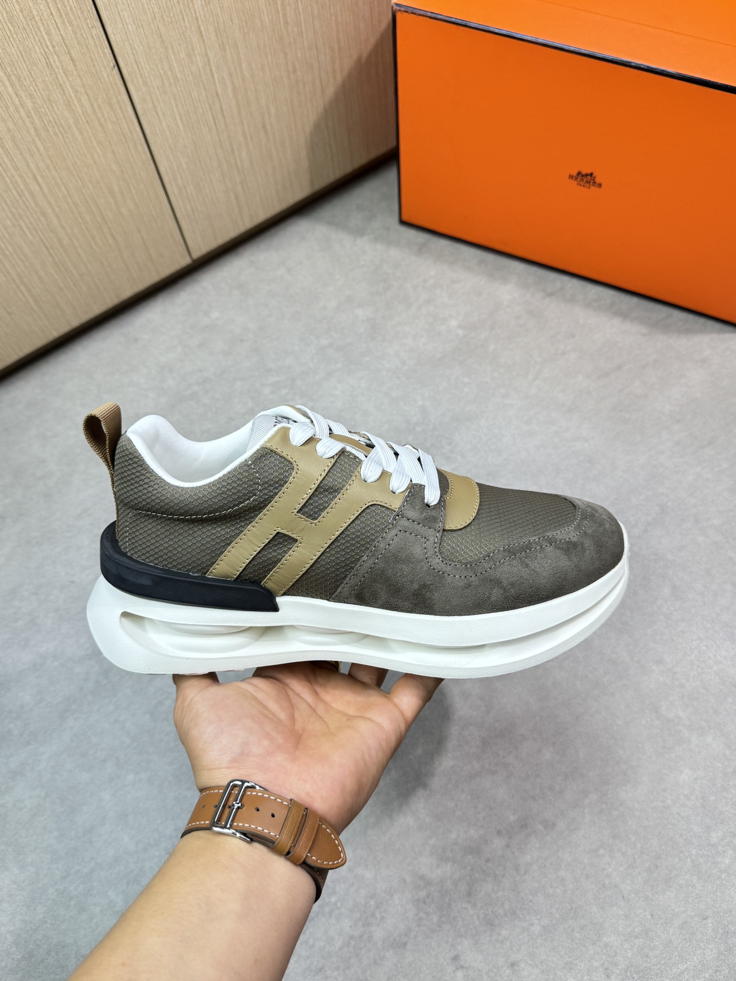 Hermes Men's Casual Sneakers Leather Suede H Logo Lace-Up Shoes 5 i1746379860 6963 3