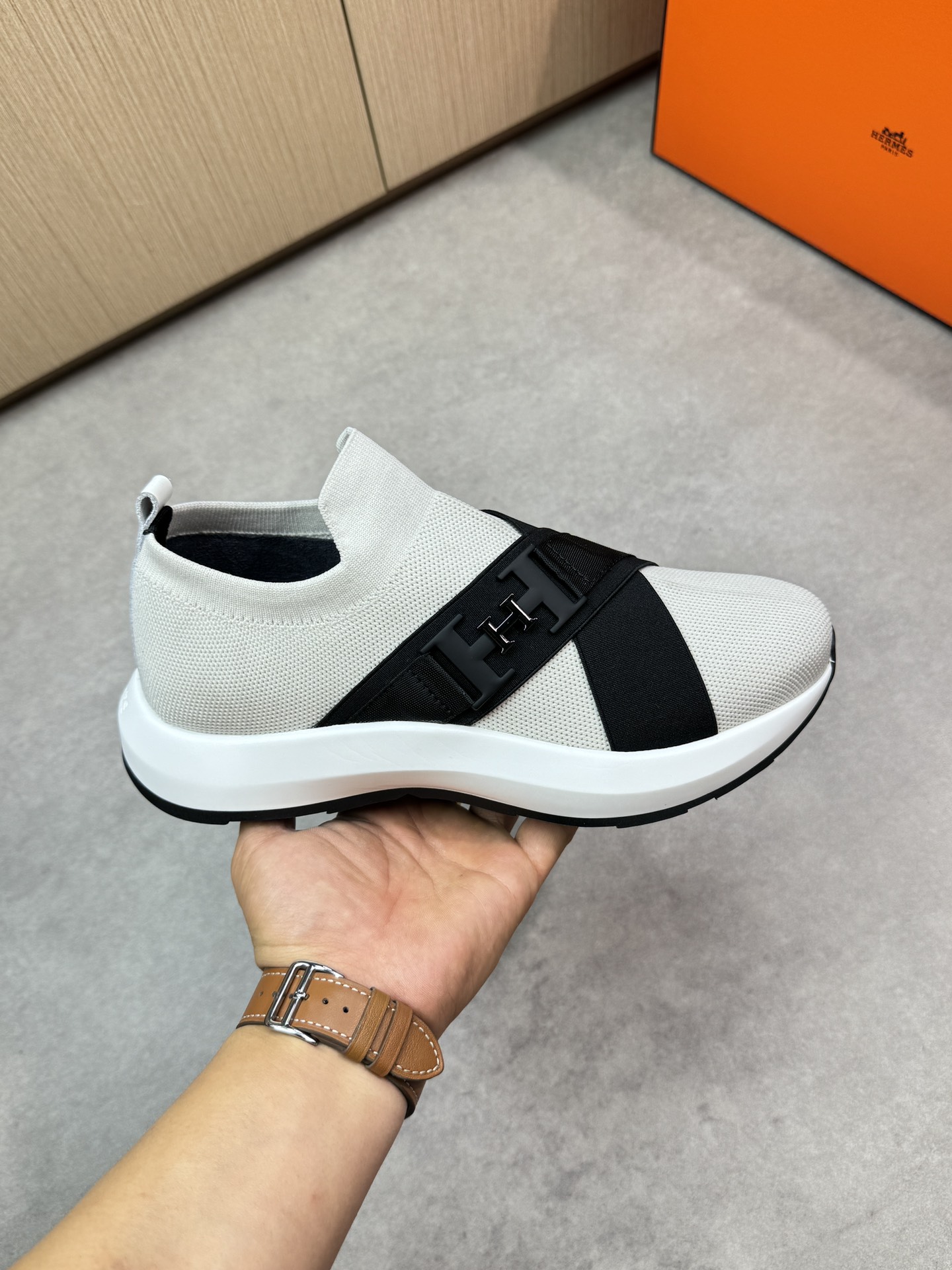 Hermes Women's Knitted Athletic Slip-On Sneakers, Comfortable and Stylish 5 i1746467818 1783 3