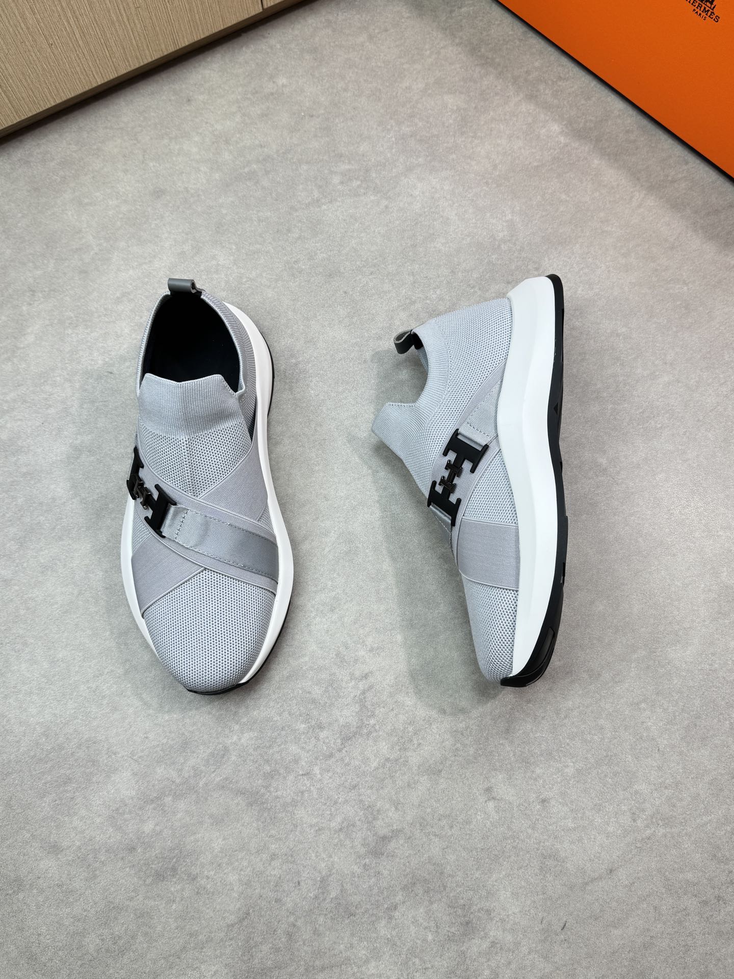 Hermes Men's Gray Knit Slip-On Sneakers with Logo Accent - Sizes 39-44 3 i1746467950 4635 1
