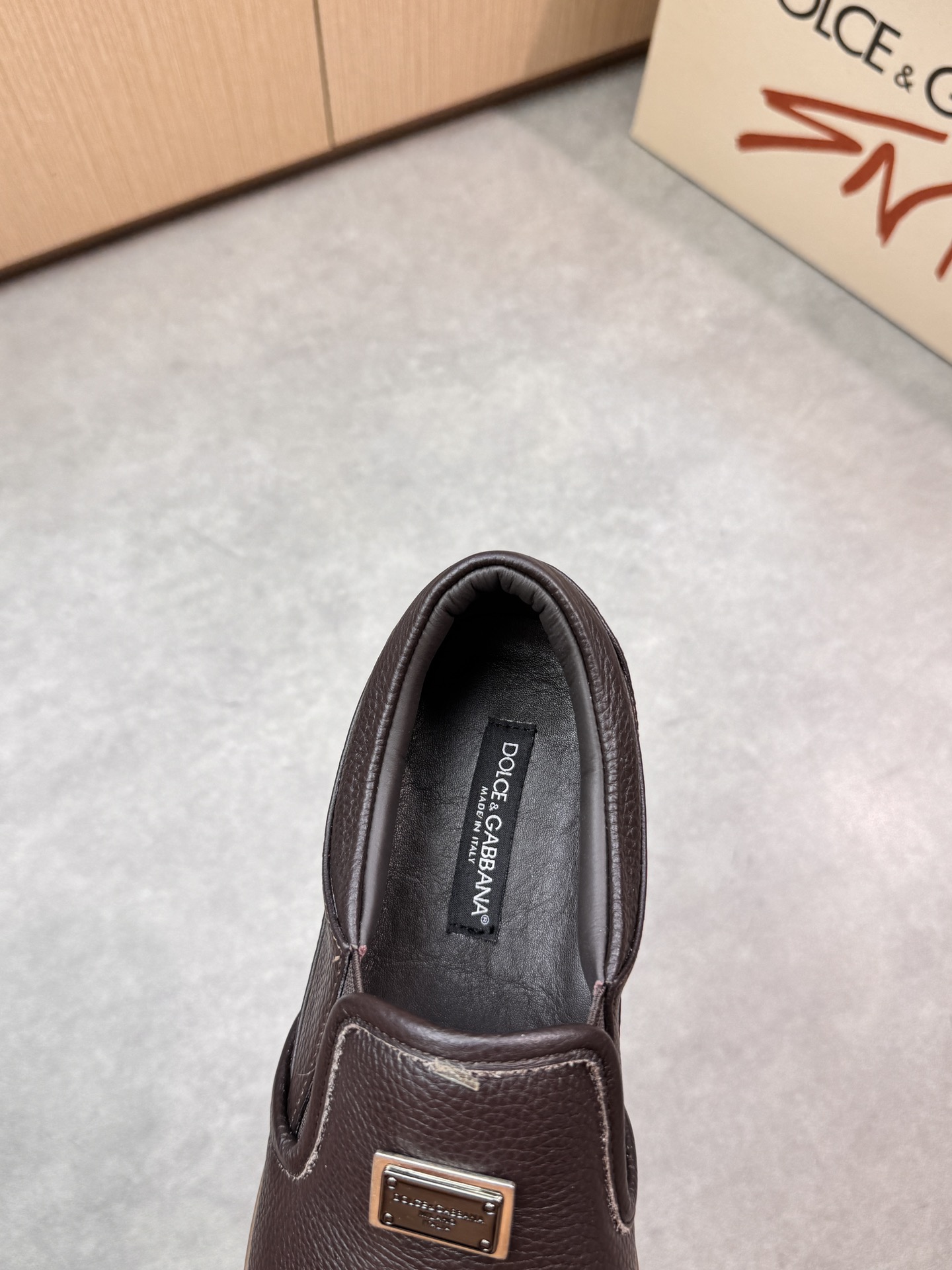Dolce & Gabbana Leather Slip-On Sneakers With Metal Logo Accent 8 i1746551027 1857 6