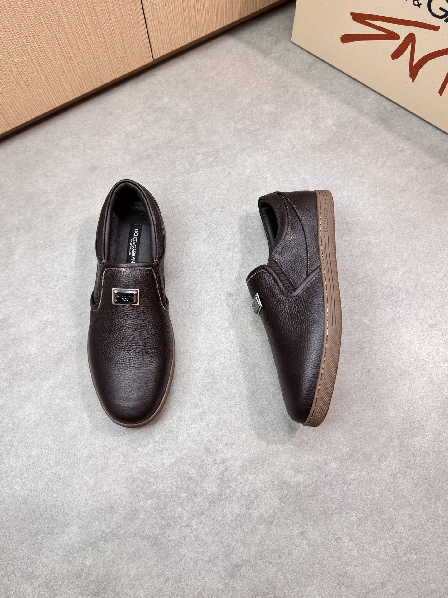 Dolce & Gabbana Leather Slip-On Sneakers With Metal Logo Accent 3 i1746551027 7495 1
