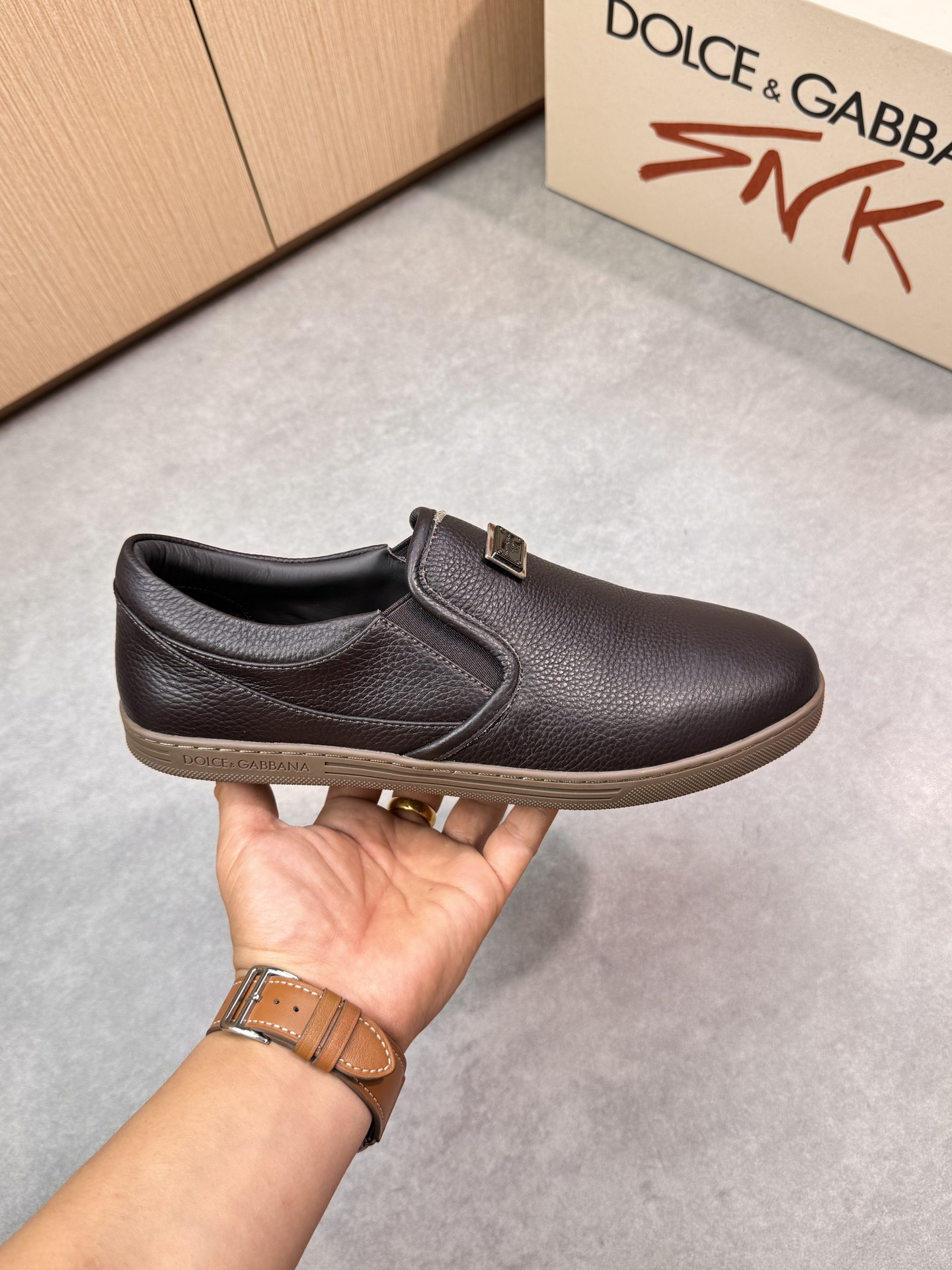 Dolce & Gabbana Leather Slip-On Sneakers With Metal Logo Accent 5 i1746551027 8362 3