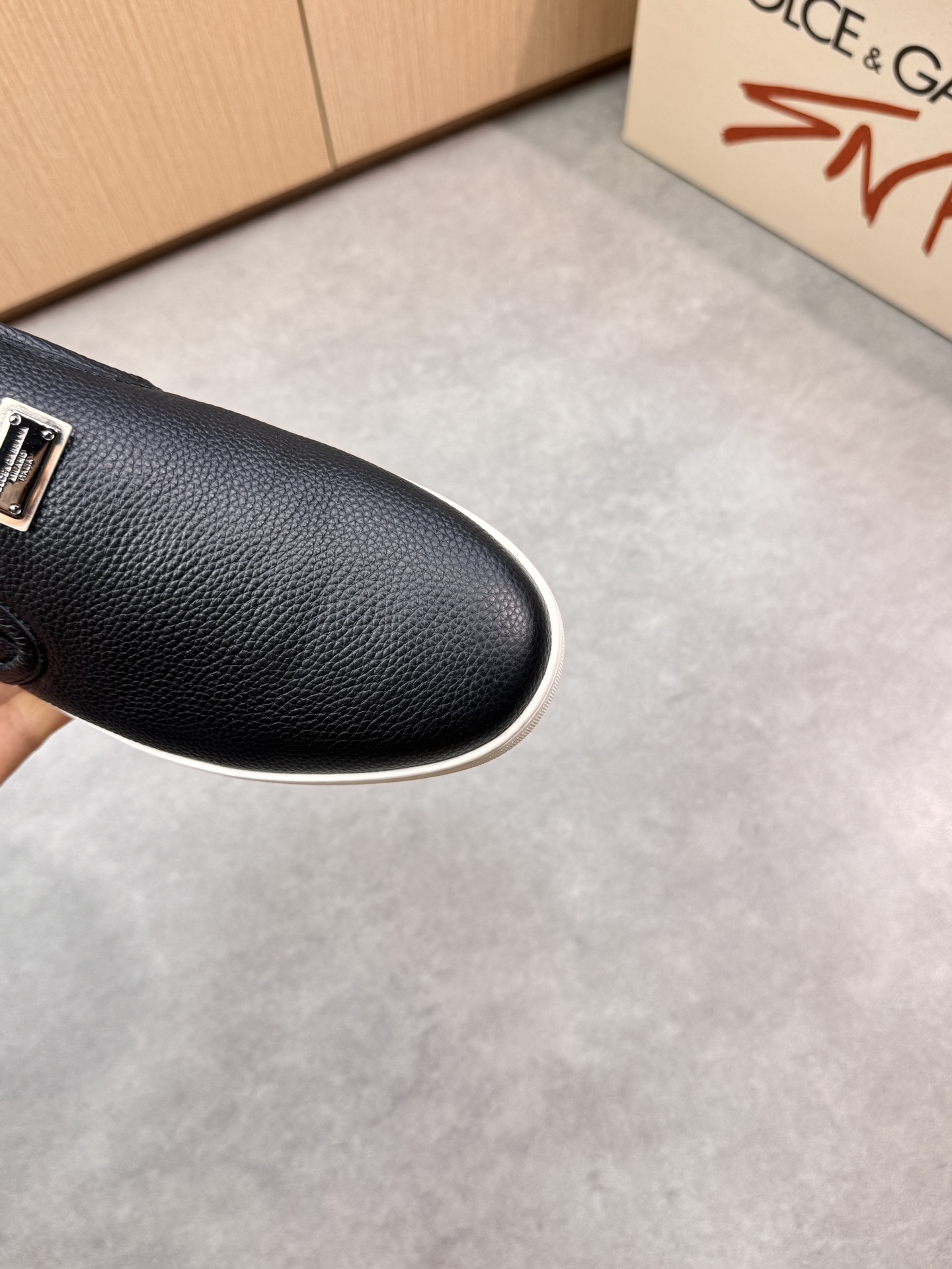 Dolce & Gabbana Leather Slip-On Sneakers with Metal Logo Accent 7 i1746551044 2178 5