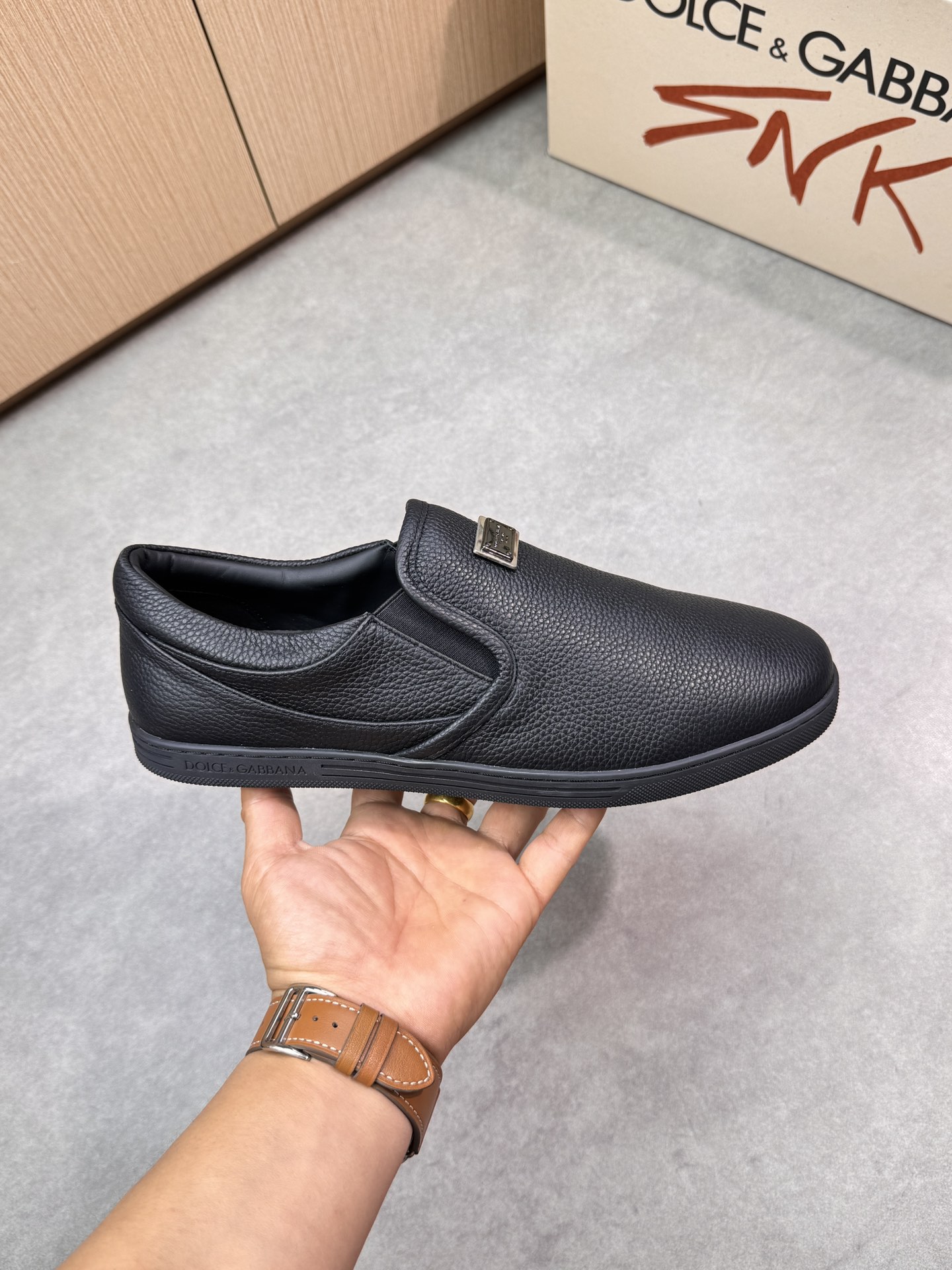 Dolce&Gabbana Men's Leather Slip-On Sneakers with Metal Logo Detail 5 i1746551060 8359 3