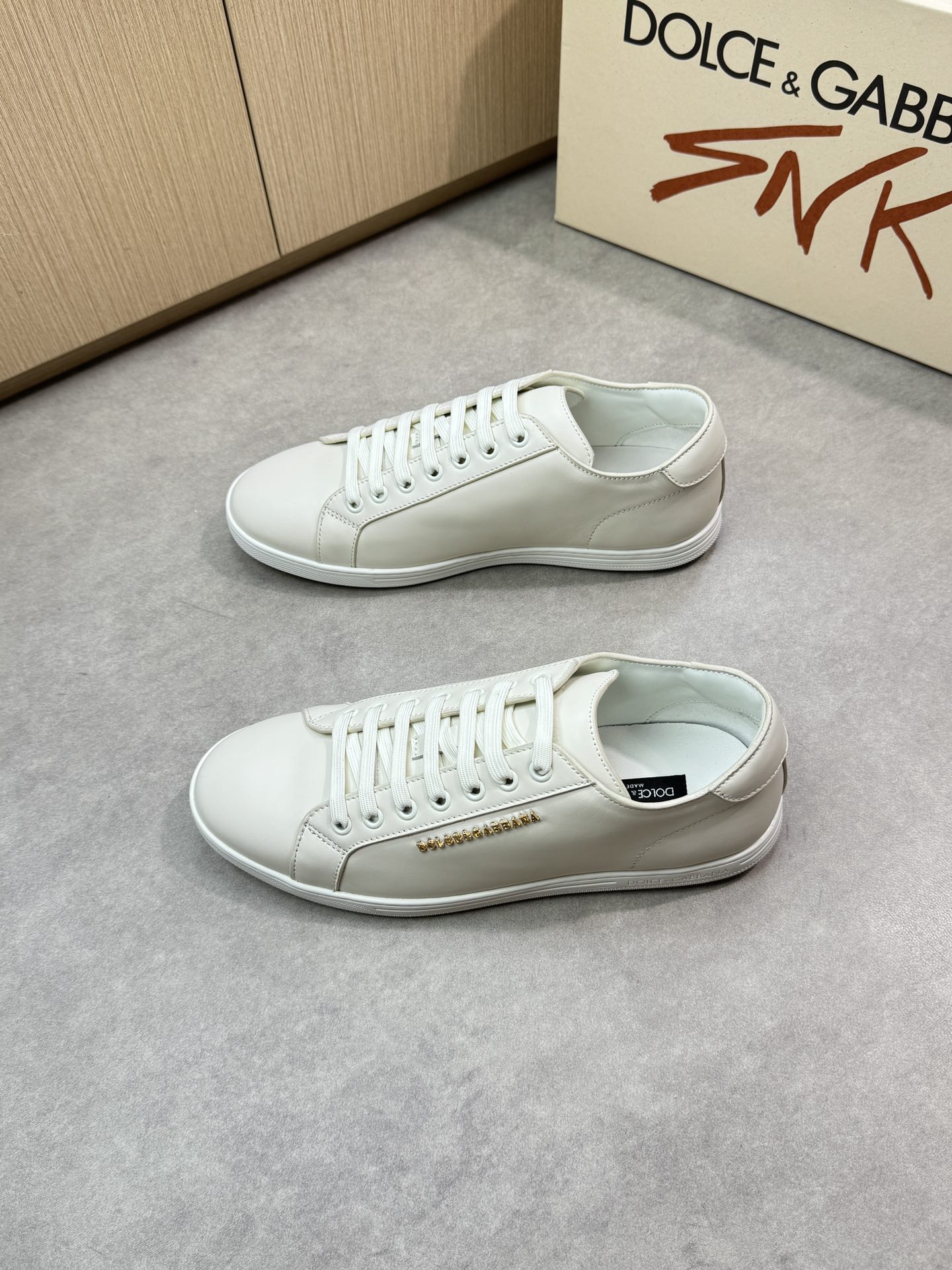 Dolce&Gabbana White Leather Sneakers with Logo, Size 39-44 4 i1746551342 276 2