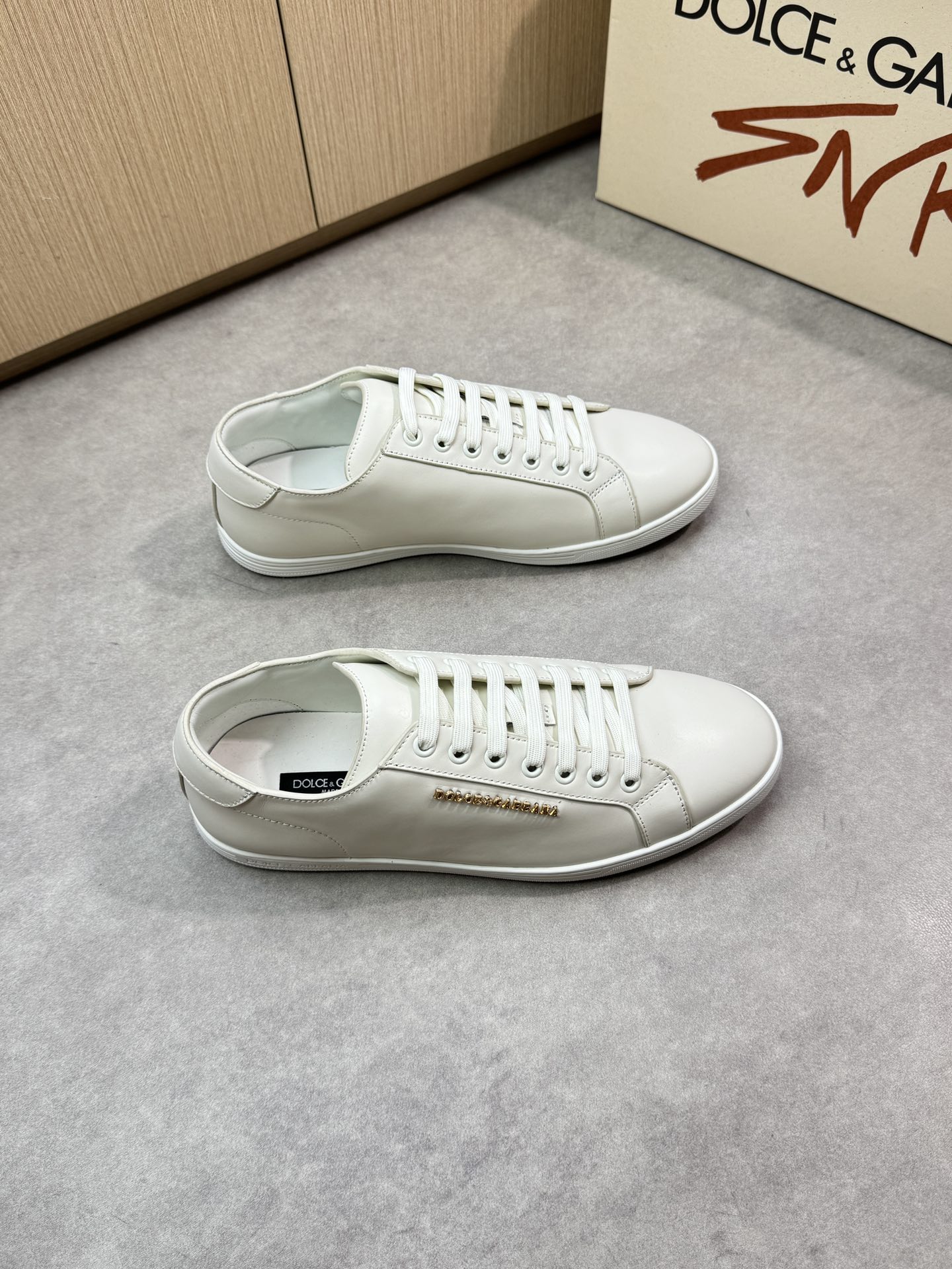 Dolce&Gabbana White Leather Sneakers with Logo, Size 39-44 2 i1746551342 6960 0