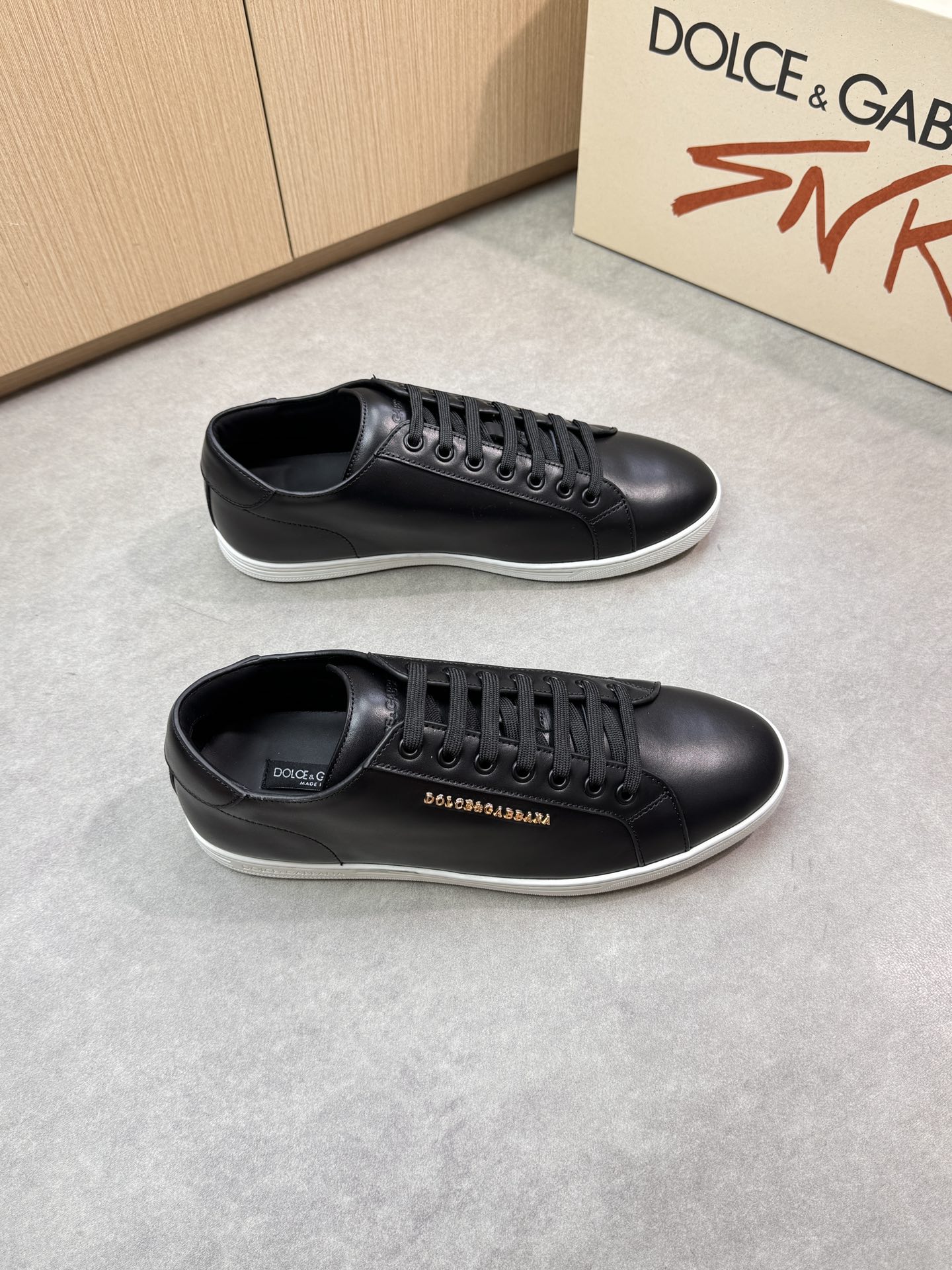 Dolce & Gabbana Leather Sneakers Casual Shoes For Men 2 i1746551500 8115 0