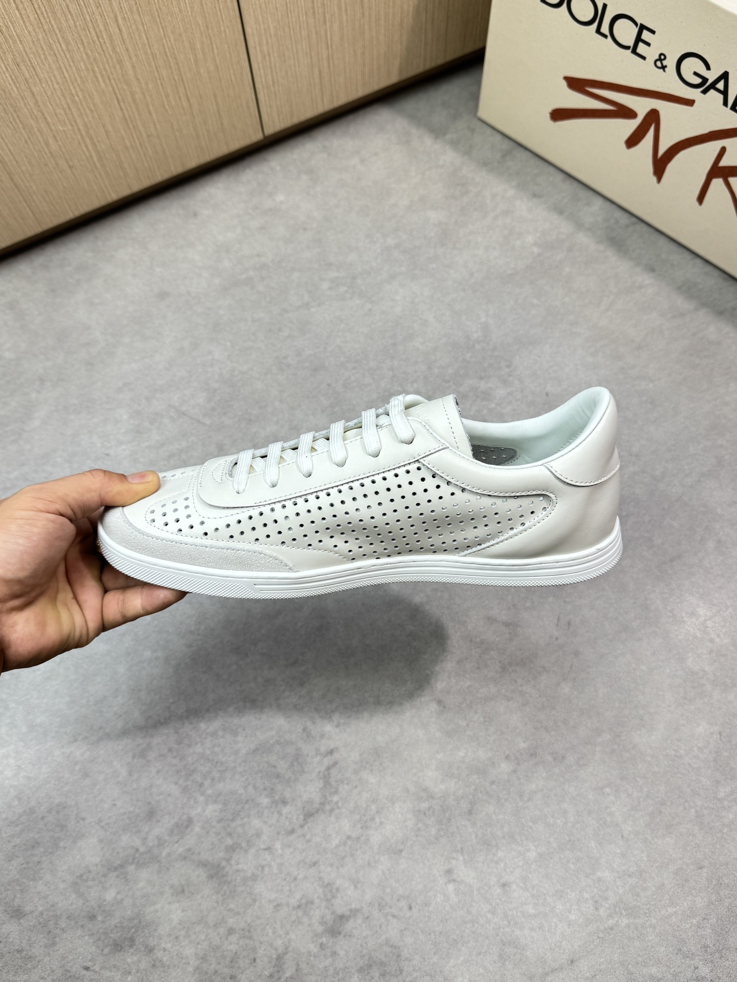 Dolce&Gabbana Leather White Sneakers Lace-up Casual Shoes for Men 6 i1746551862 4607 4
