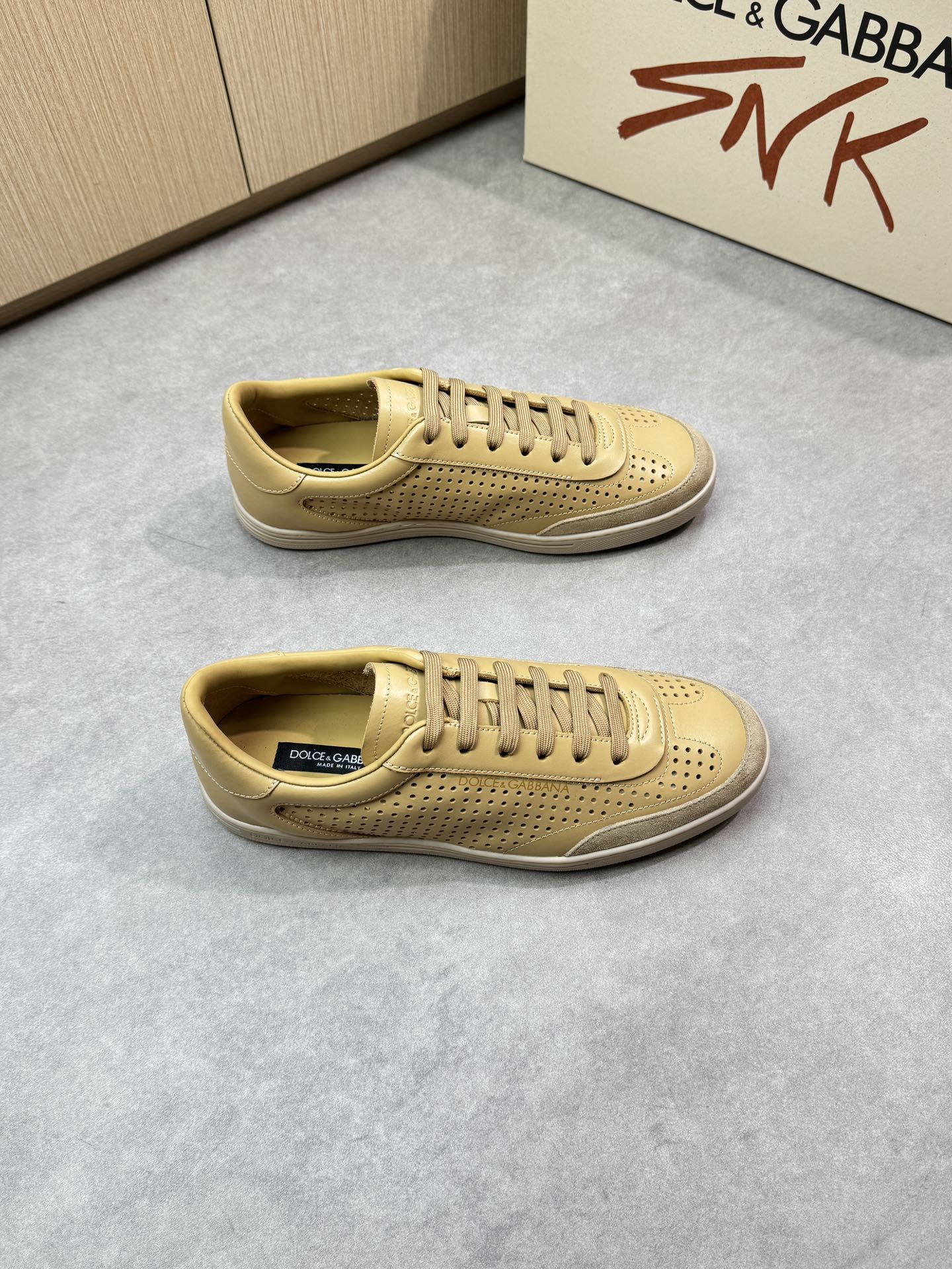 Dolce&Gabbana Leather Sneakers Casual Shoes for Men, Beige, Size 39-44 2 i1746551961 9909 0