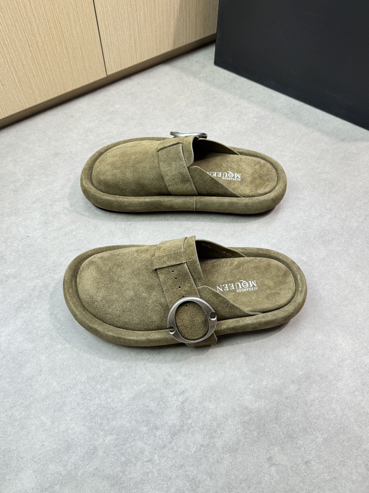 Alexander McQueen Leather Buckle Mule Sandals - Luxurious & Comfortable 4 i1746553546 4650 2