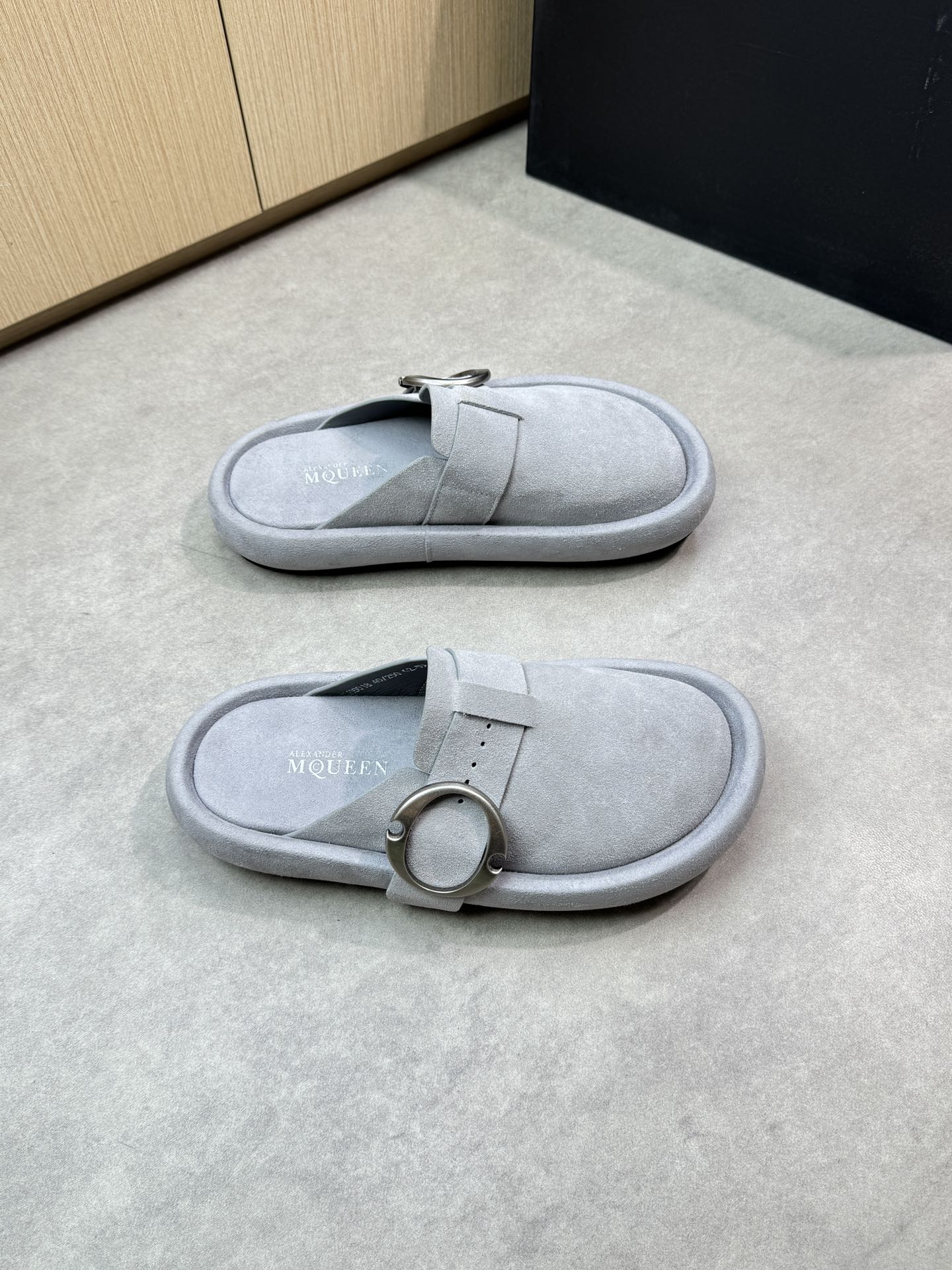 Alexander McQueen Women's Nappa Leather Buckle Light Gray Slide Sandals 2 i1746553556 4825 0