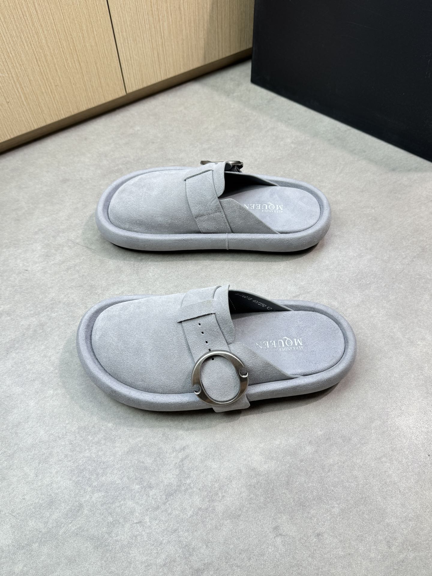 Alexander McQueen Women's Nappa Leather Buckle Light Gray Slide Sandals 4 i1746553556 6182 2