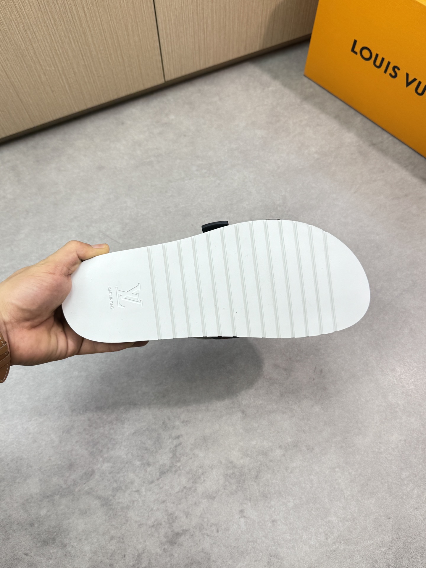 Louis Vuitton Men's Sandal Luxury Summer Beach Pool Slides - Sizes 39-44 10 i1746636545 3561 8