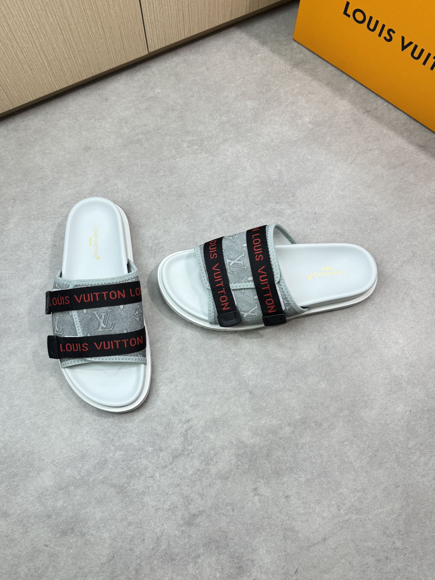Louis Vuitton Men's Sandal Luxury Summer Beach Pool Slides - Sizes 39-44 3 i1746636545 5805 1