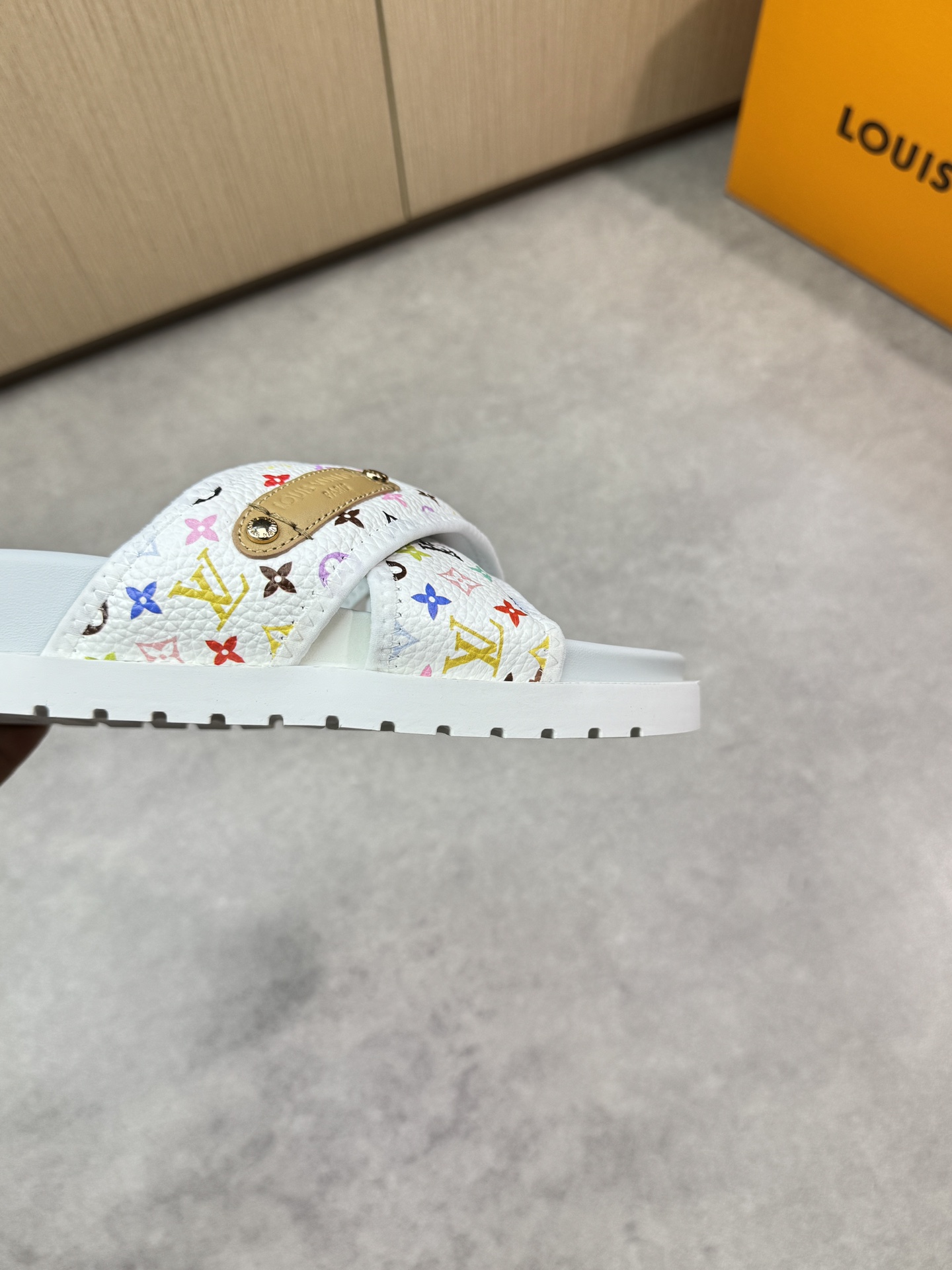 Louis Vuitton Women's White Monogram Canvas Cross Strap Flat Sandals Slides 9 i1746637264 394 7