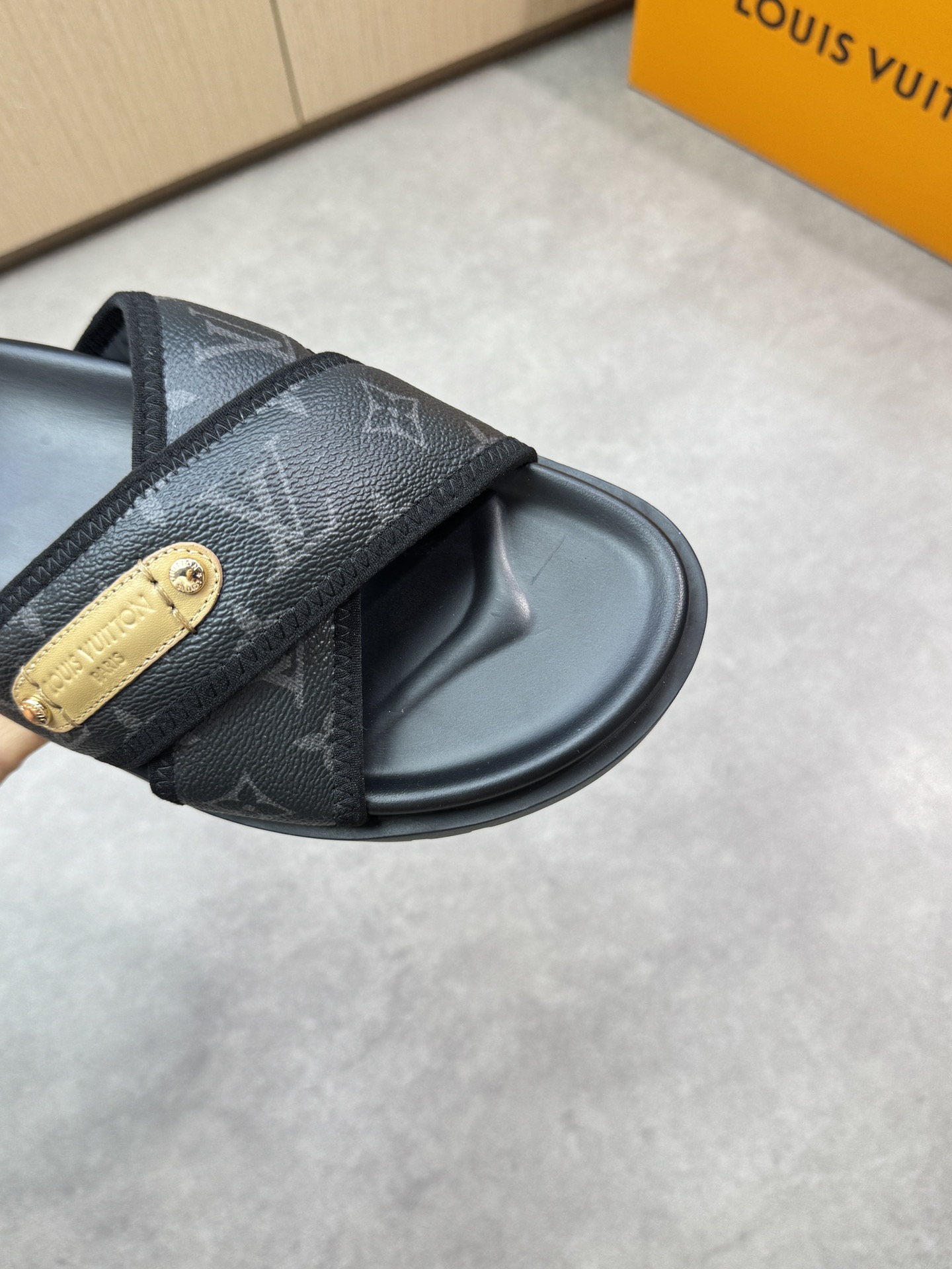 Louis Vuitton Monogram Canvas Sandal Comfortable Summer Beach Slides 7 i1746637405 8498 5