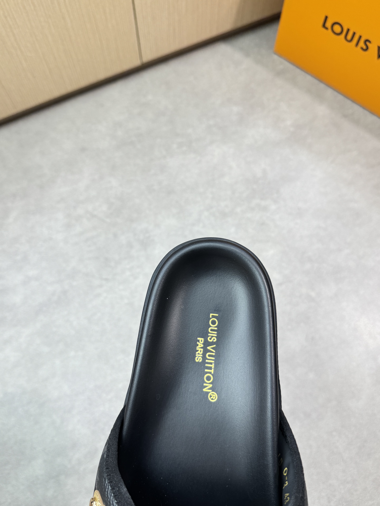 Louis Vuitton Monogram Canvas Sandal Comfortable Summer Beach Slides 8 i1746637405 9673 6