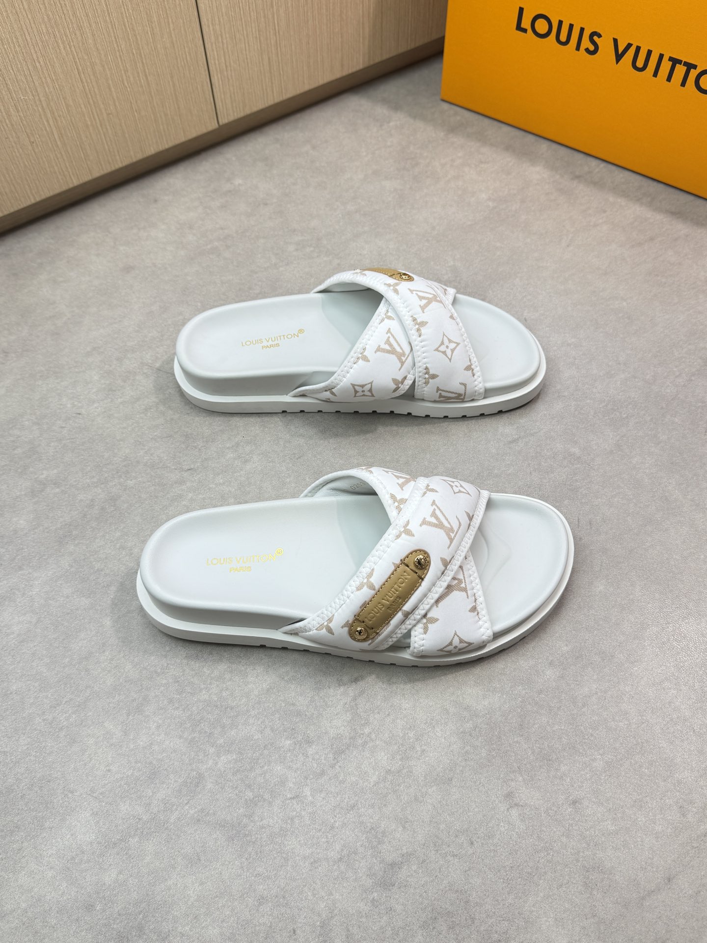 Louis Vuitton Women's Sandal Cross Strap Luxury Slide White, Sizes 39-44 1 Louis Vuitton Women's Sandal Cross Strap Luxury Slide White, Sizes 39-44