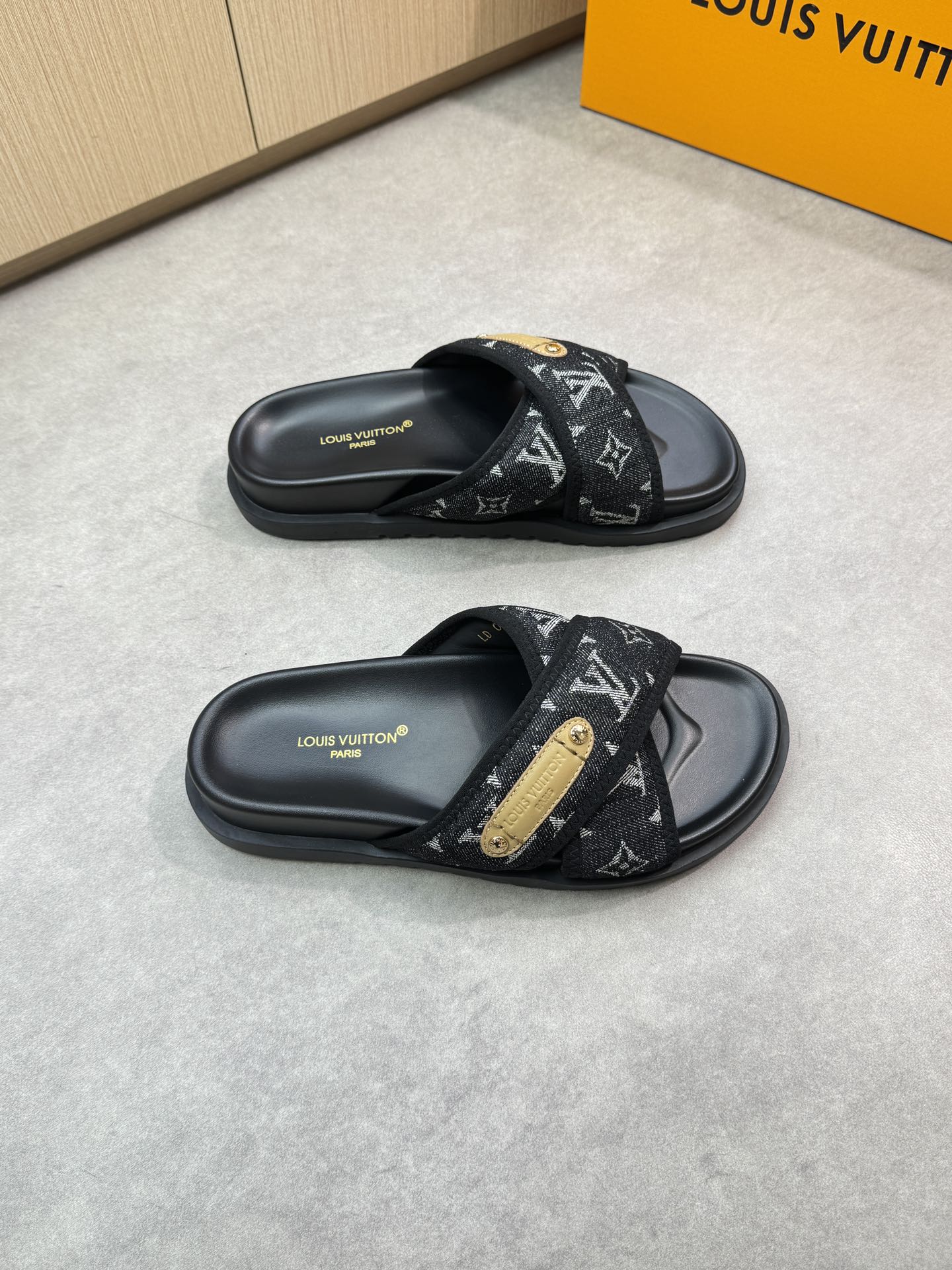Louis Vuitton Black Logo Cross Strap Sandals Luxury Comfort Slides 2 i1746637881 1889 0