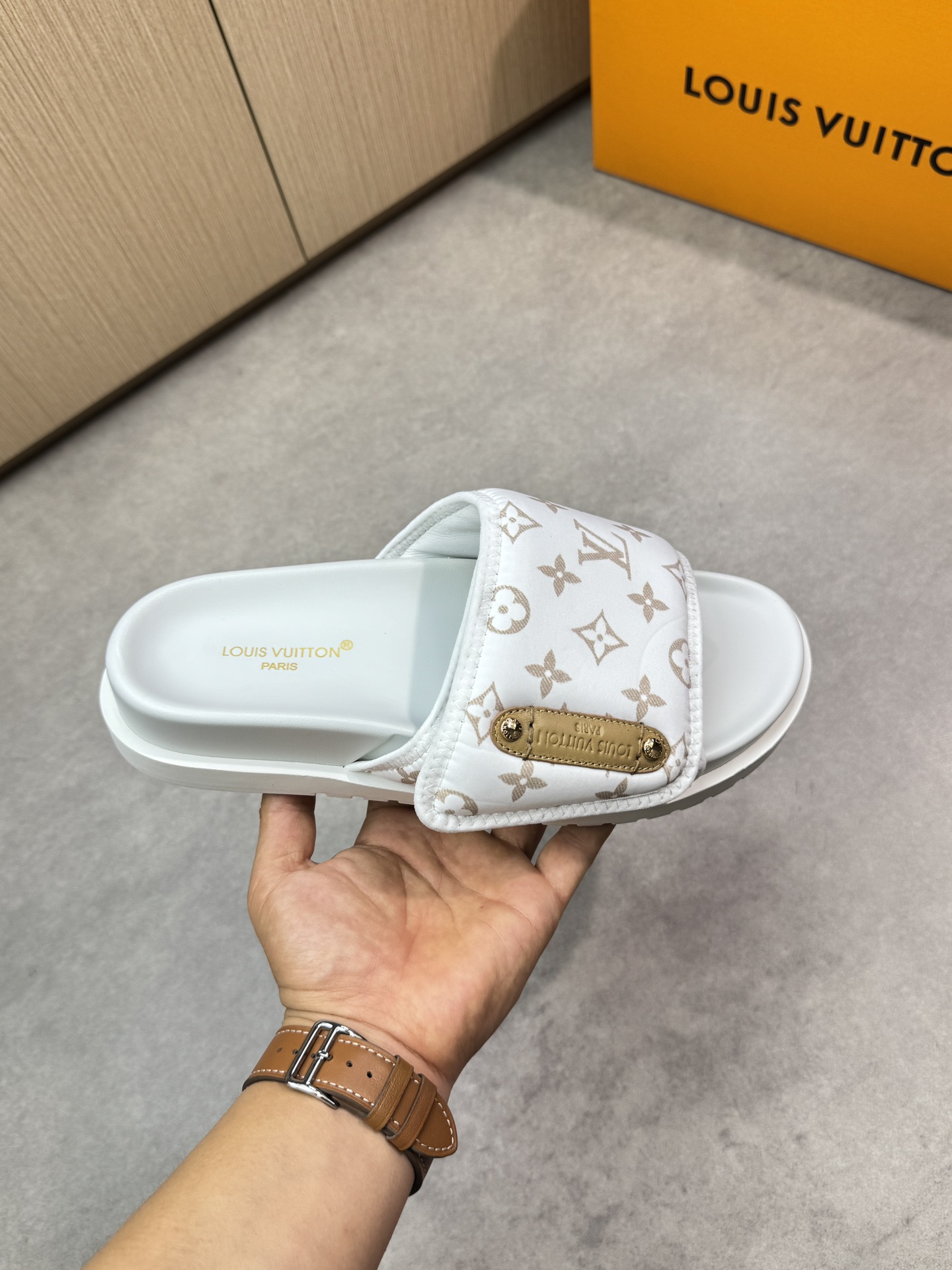Louis Vuitton Women's White Monogram Comfy Flat Sandal Slides Size 39-44 5 i1746638104 4329 3