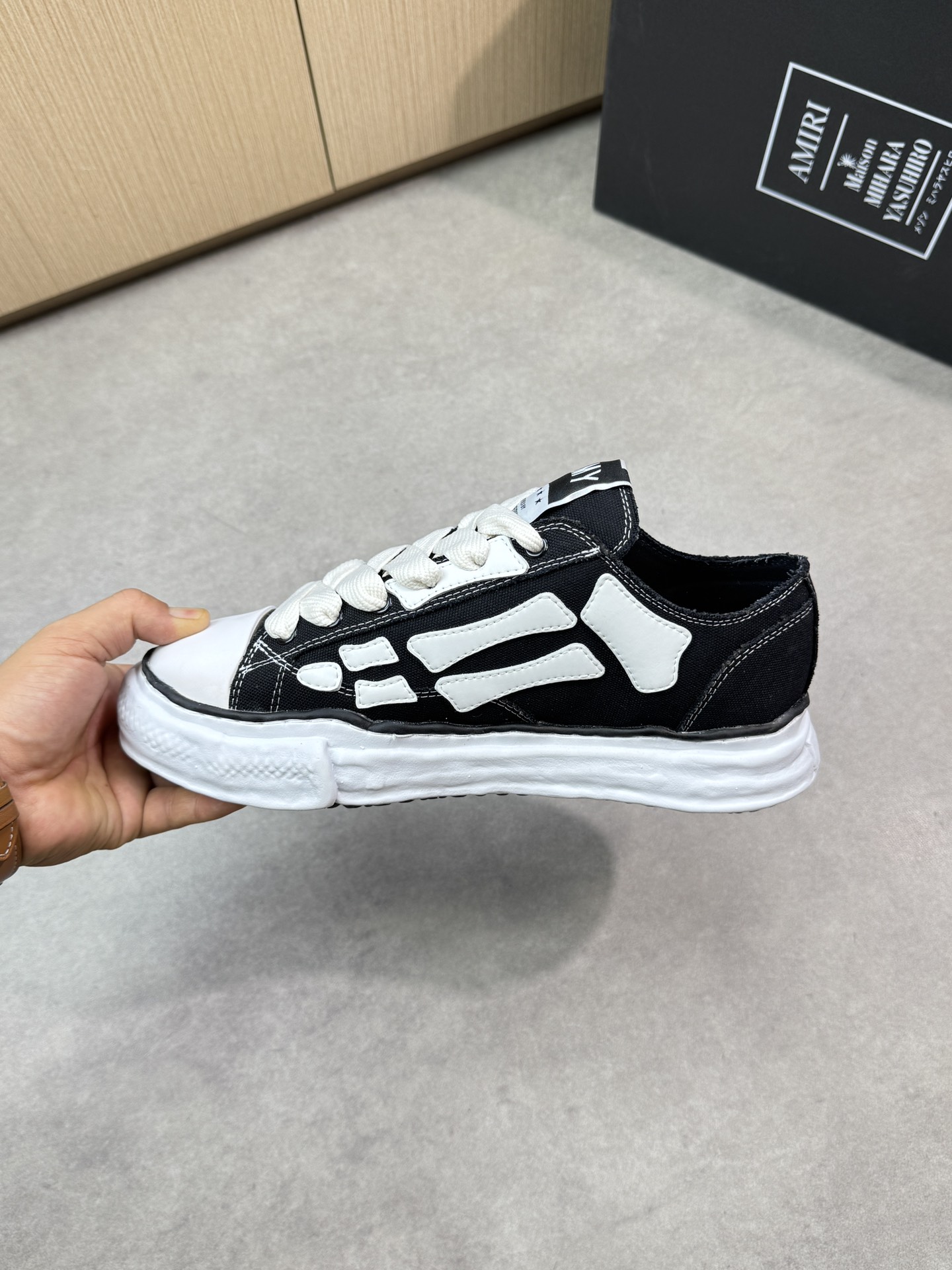 Amiri Bone Runner Sneakers - Premium Quality, Stylish and Comfortable 6 i1746723888 2891 4