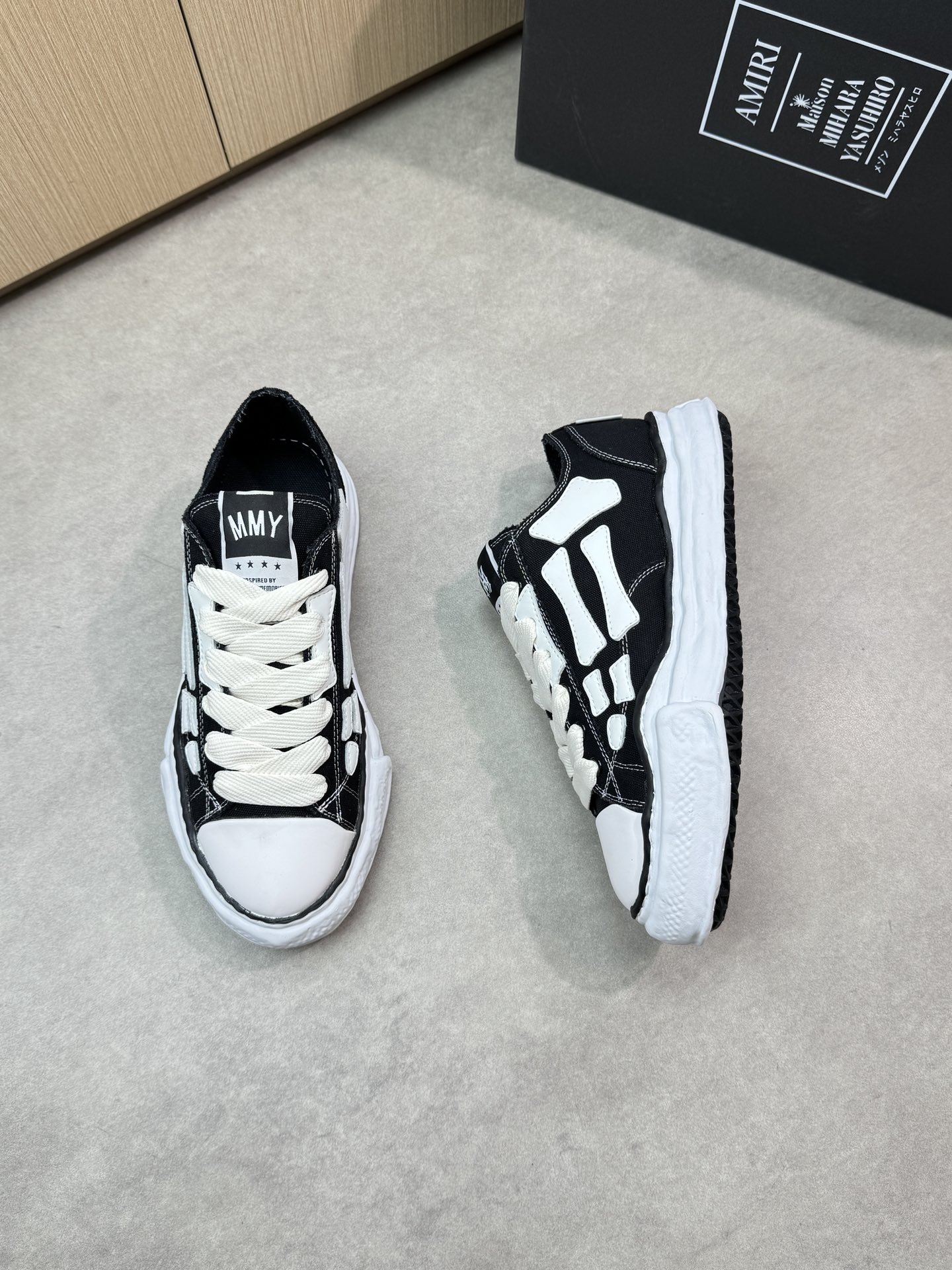 Amiri Bone Runner Sneakers - Premium Quality, Stylish and Comfortable 3 i1746723888 2962 1