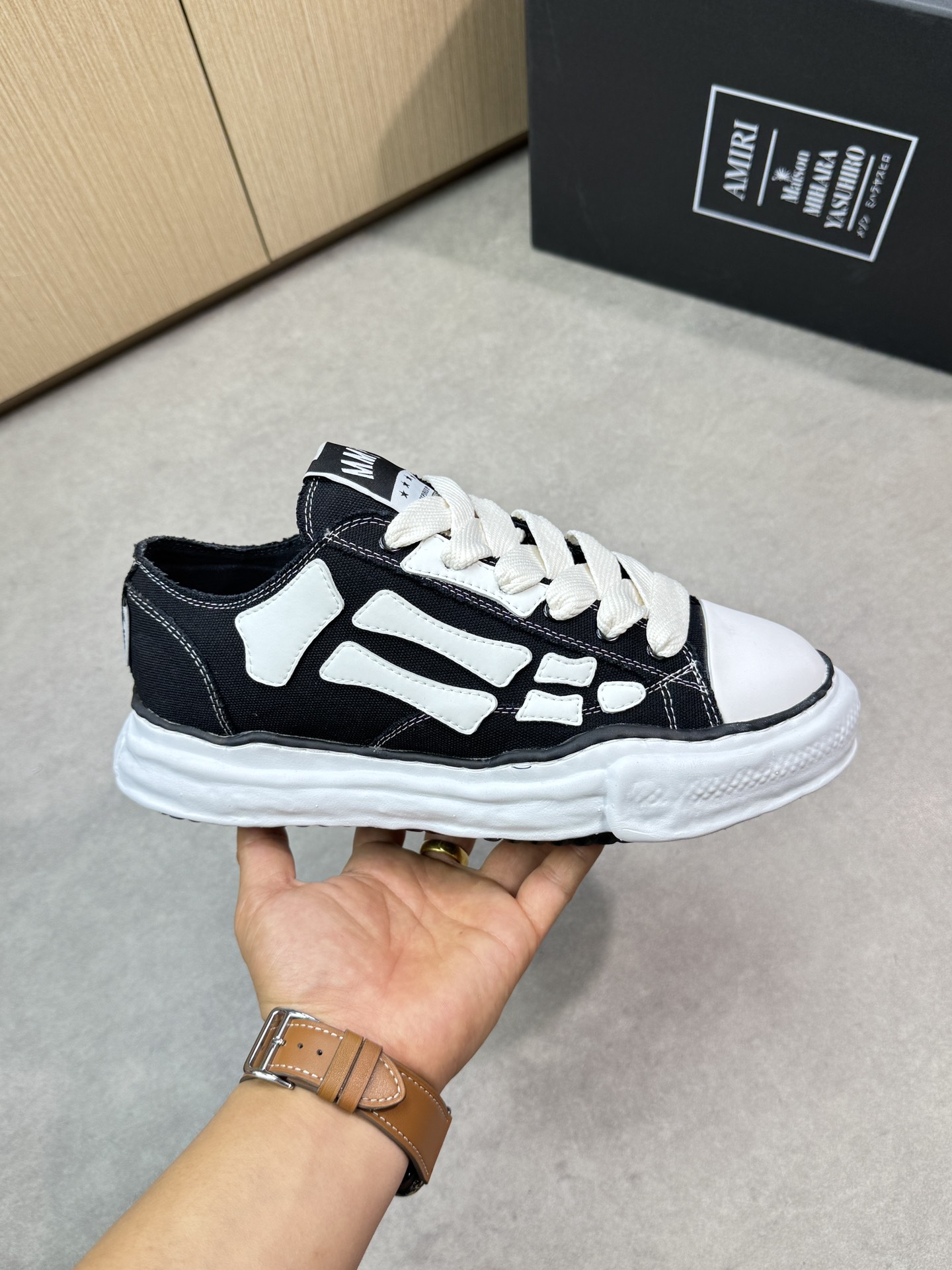 Amiri Bone Runner Sneakers - Premium Quality, Stylish and Comfortable 5 i1746723888 9614 3