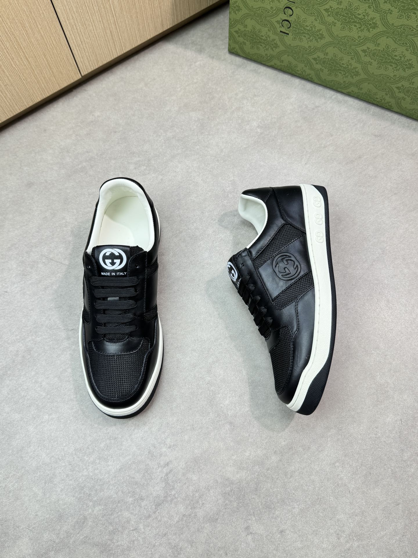 Gucci Men's Black Leather and Canvas Lace Up Fashion Sneakers 3 i1746726398 3526 1