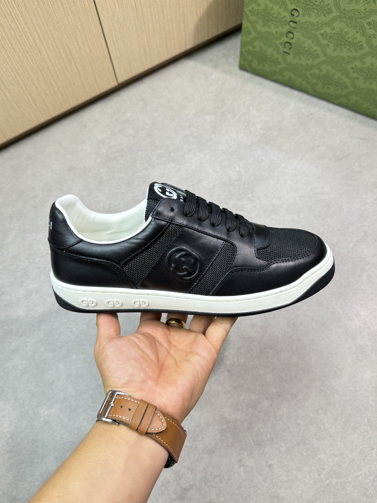 Gucci Men's Black Leather and Canvas Lace Up Fashion Sneakers 5 i1746726398 7960 3