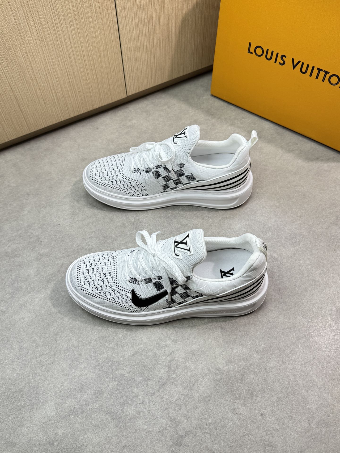 Louis Vuitton White Knit Sneakers with TPU Sole and Designer Accents 4 i1746726857 4512 2