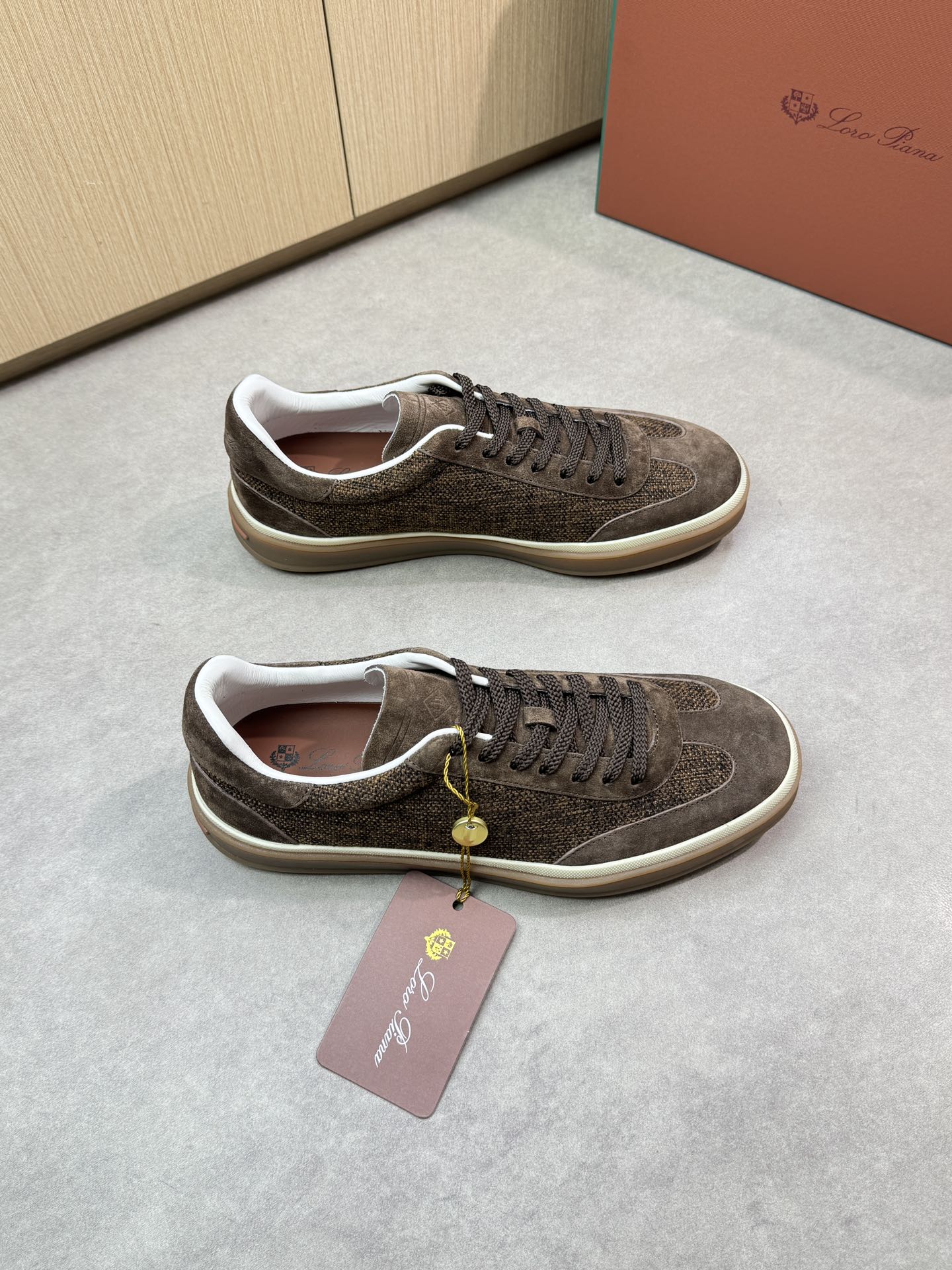 NO:284078,【Loro piano】LP - High-end quality original single casual sneakers - Upper reverse velvet calfskin, brand cross-patterned canvas, heel; brand silk screen brand logo - inner water dyed cowhide - outsole ultra-light TPR·rubber; two-color molded outsole - ultra-high quality control·fine workmanship highlighting (high-end, noble, grade) -Size 39-44 (38, 45, 46, 47, custom made)·0678,,loro piano,loro piano,sneakers,cowhide19860909【Loro piana】LP  -高端品质 原单 休闲运动鞋 -鞋面反绒小牛皮、品牌十字纹帆布、后跟；品牌丝印品牌logo -内里水染牛皮 -大底超轻TPR·橡胶；双色成型大底 -超高品控·做工精细凸显(高端·贵气·档次) -Size 39-44（38,45,46,47,可订做)·0678,,loro piana,loro piana,sneakers,cowhide,Men's shoes