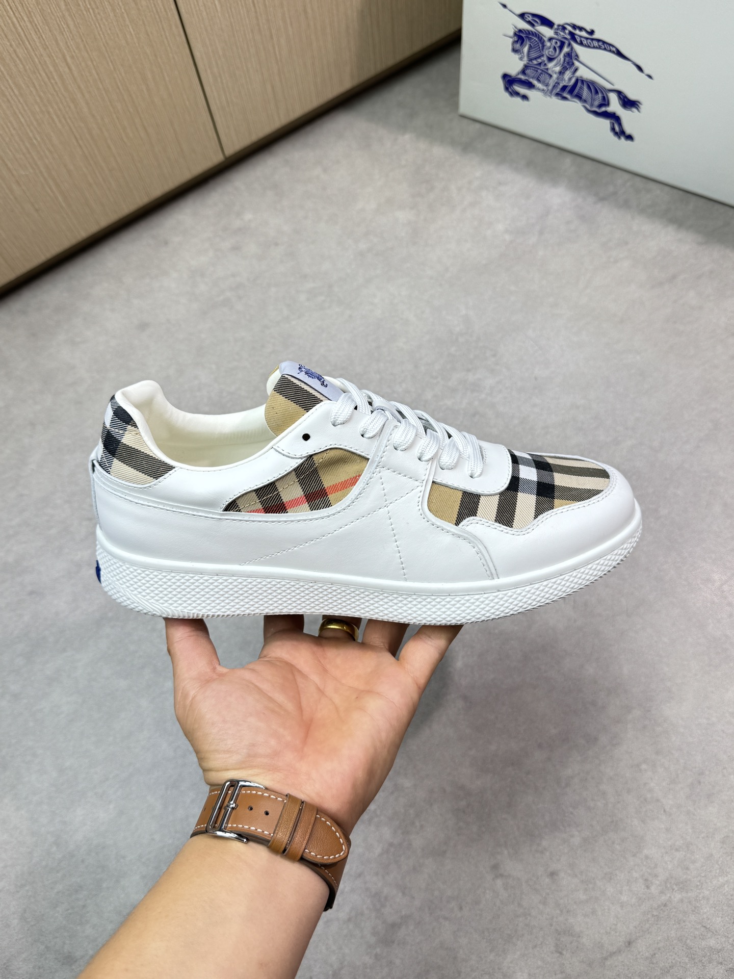 Burberry Men's White Leather & Check Sneakers - Premium Quality & Comfort 5 i1746982845 614 3