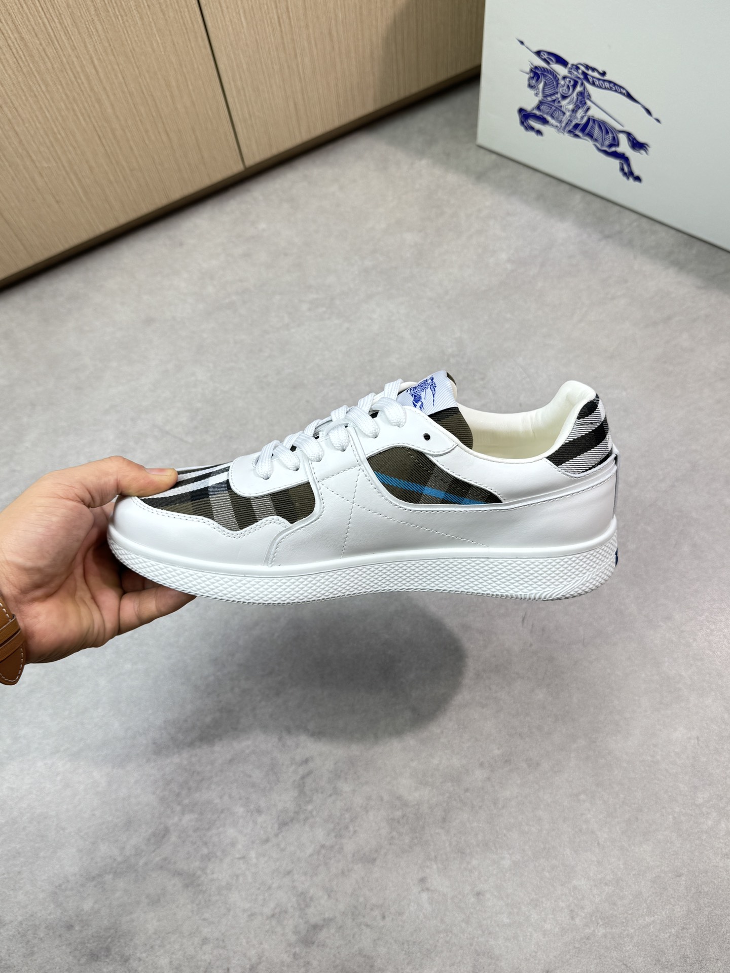 Burberry Men's White Leather & Check Panel Low-Top Sneakers 6 i1746982945 5630 4