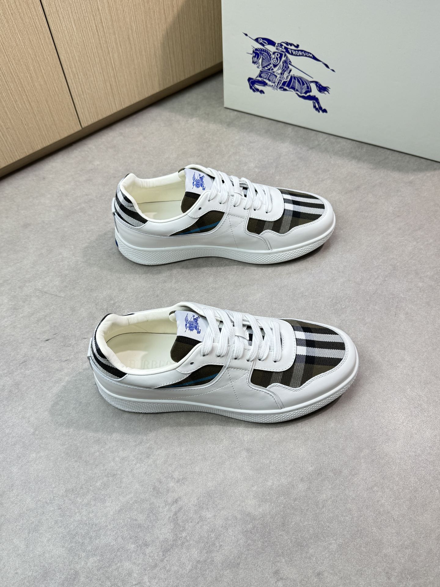 Burberry Men's White Leather & Check Panel Low-Top Sneakers 2 i1746982945 7821 0