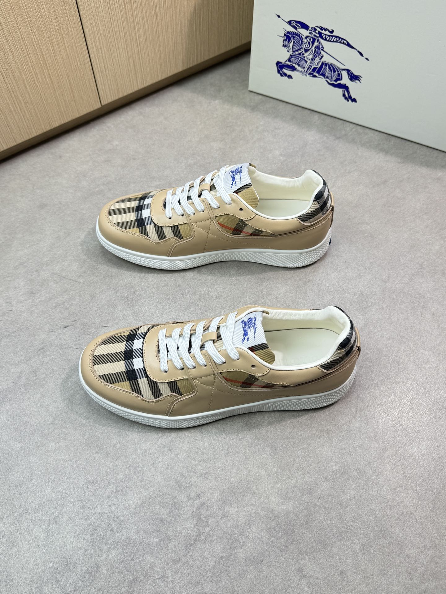 Burberry Men's Check Leather Trim Sneakers Casual Shoes 4 i1746982975 5402 2