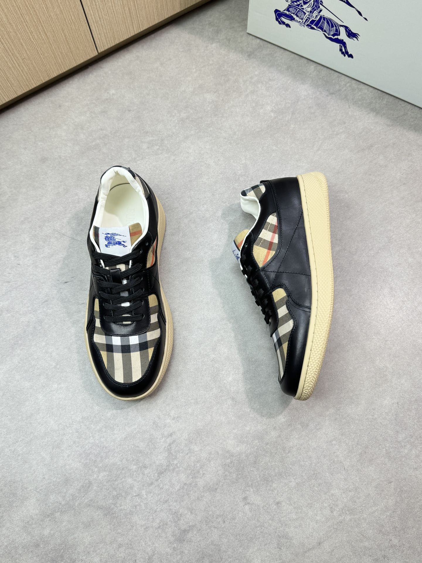 Burberry Men's Leather & Check Fabric Sneakers Casual Lace-Up Shoes 3 i1746983033 4657 1