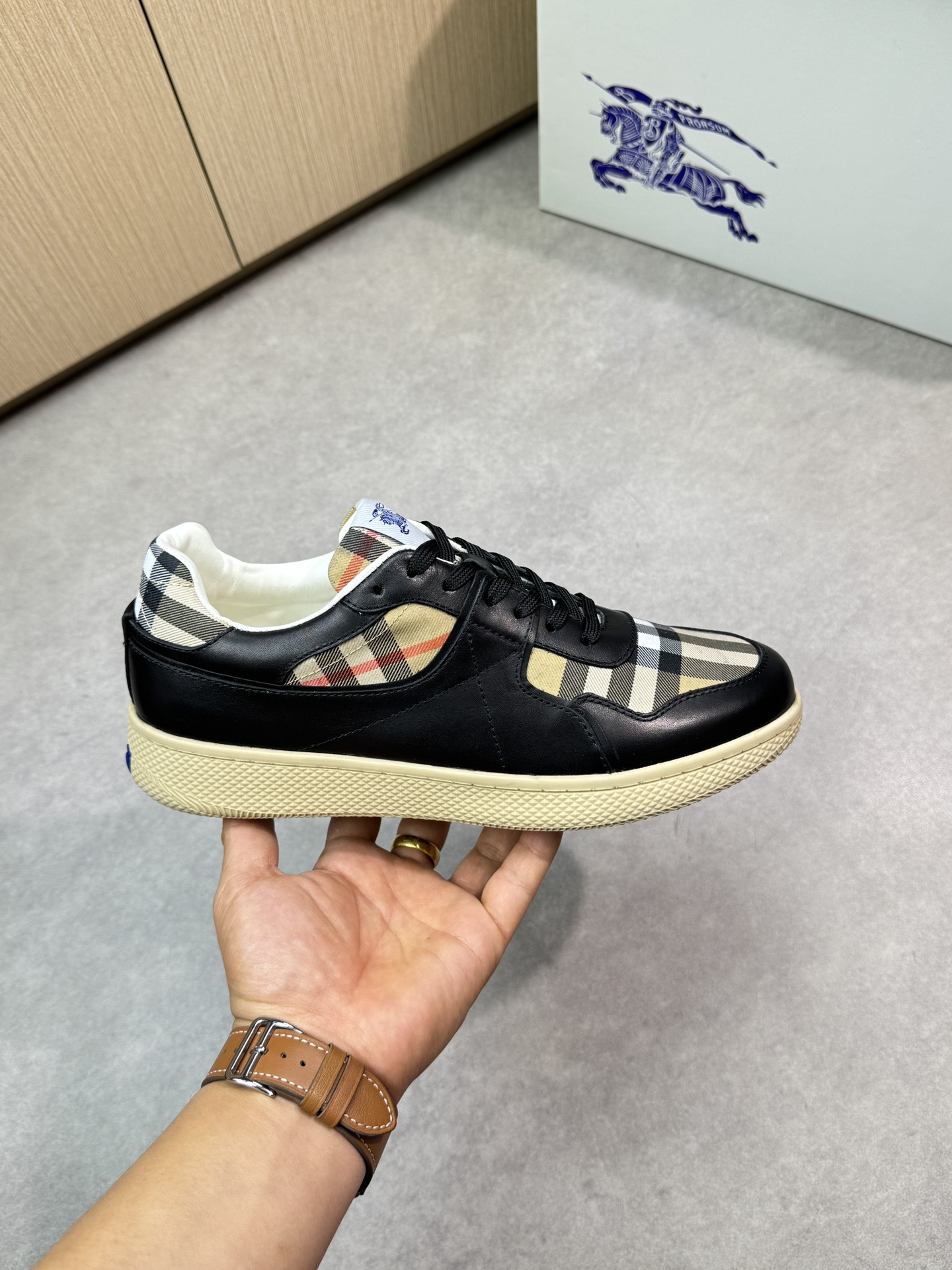 Burberry Men's Leather & Check Fabric Sneakers Casual Lace-Up Shoes 5 i1746983033 5180 3